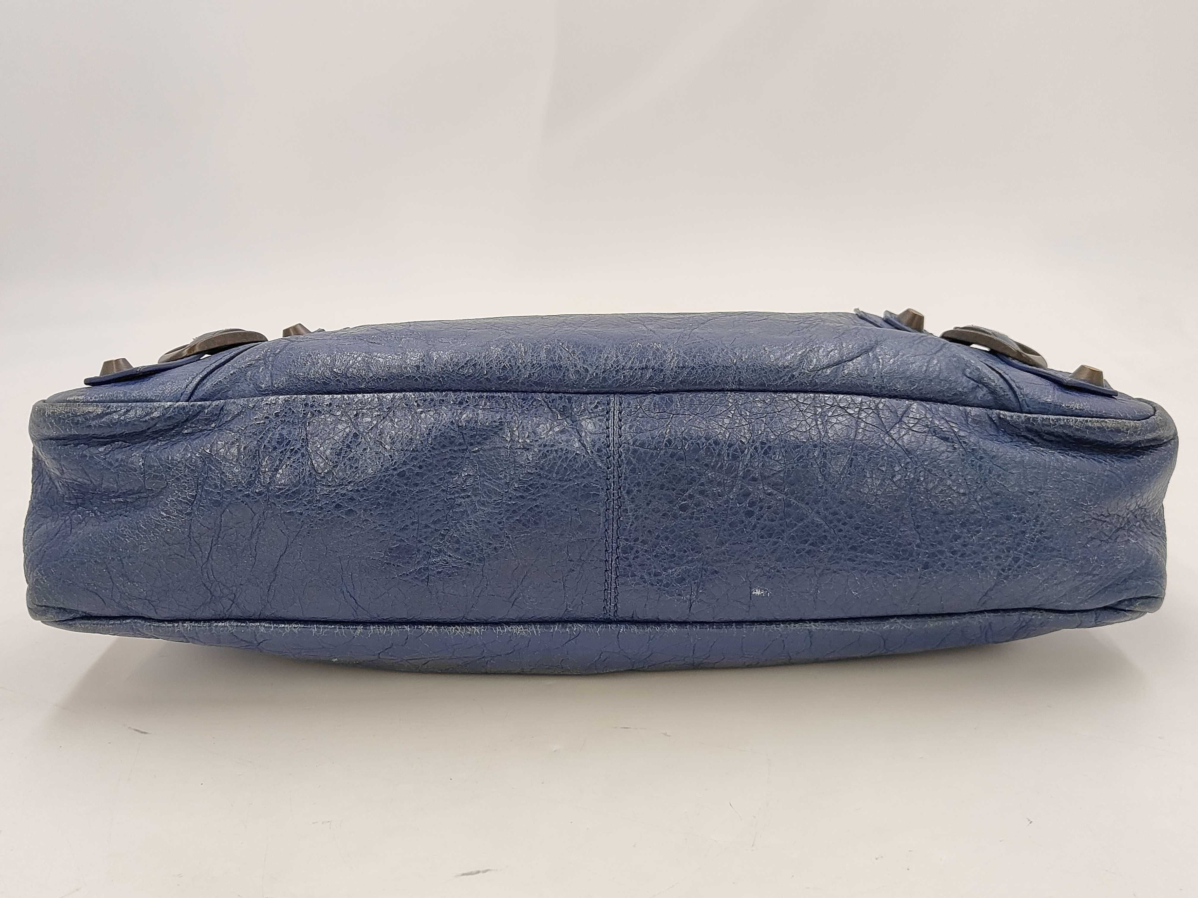 The Town Handbag Tote Bag Leather Navy Bag — view 3