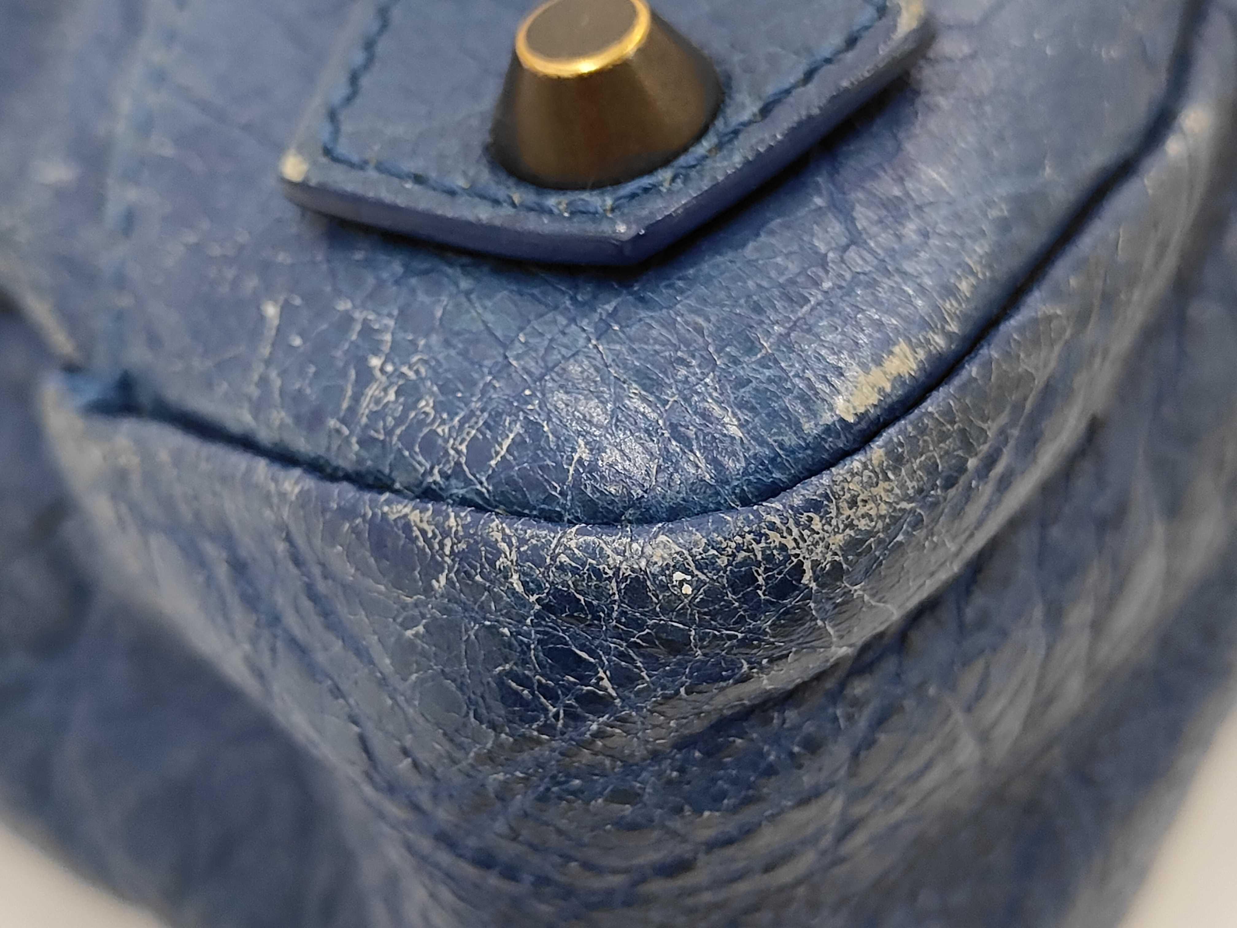 The Town Handbag Tote Bag Leather Navy Bag — view 4