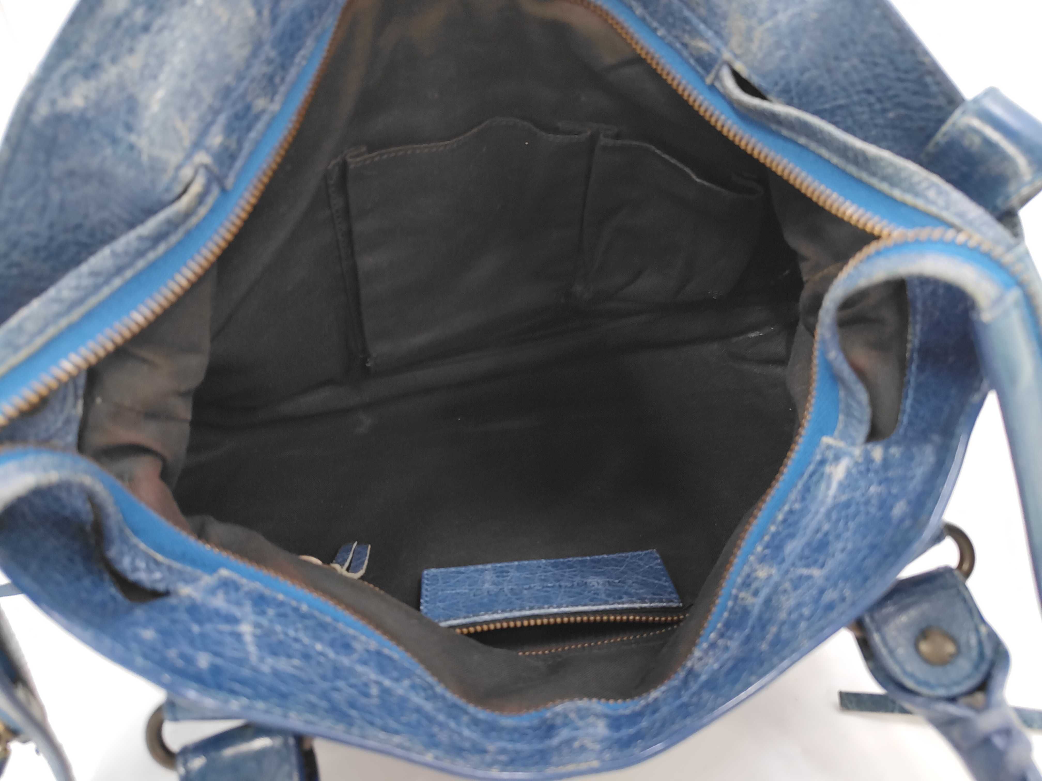 The Town Handbag Tote Bag Leather Navy Bag — view 10