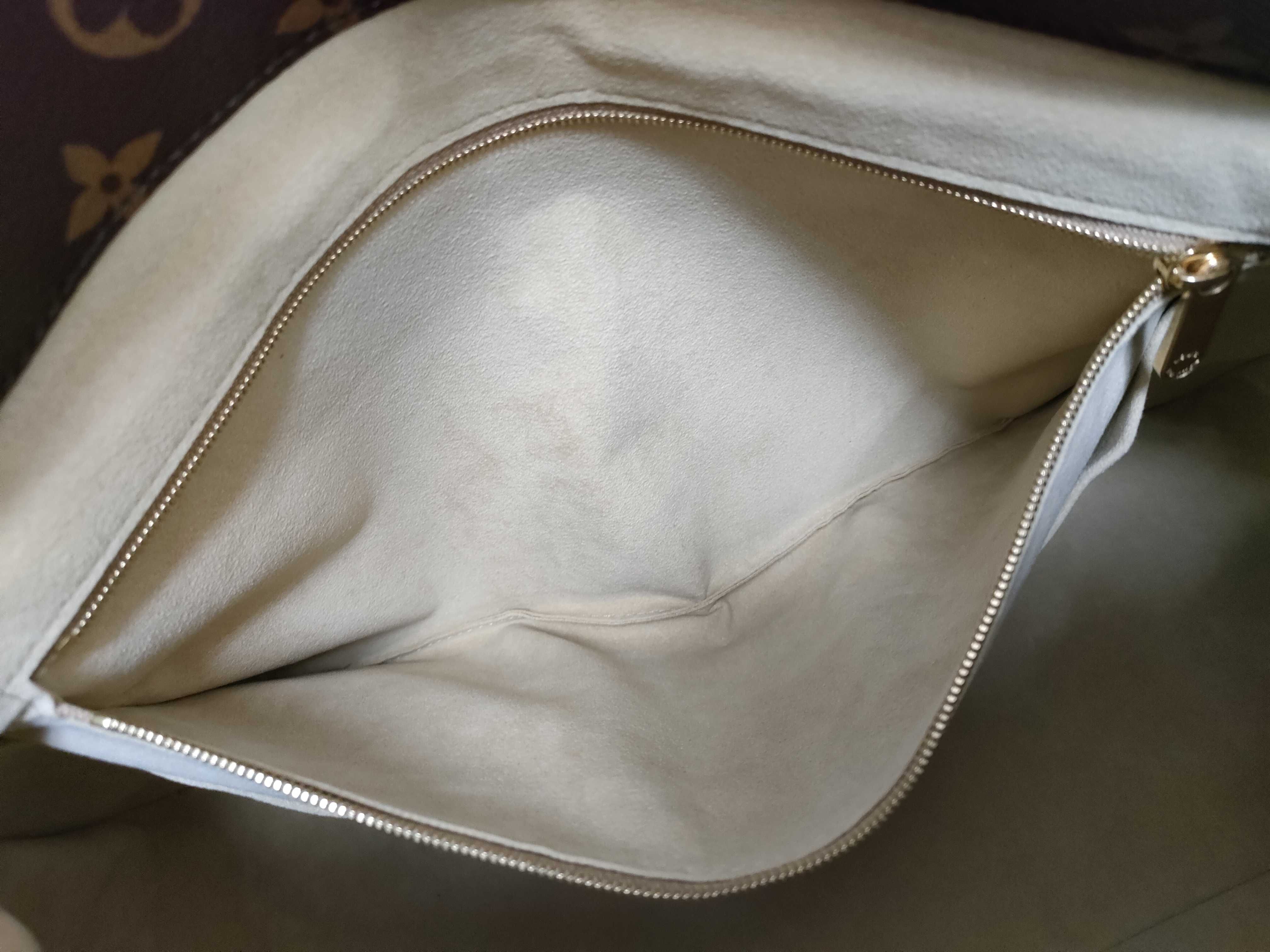 Monogram LV Louis Vuitton Artsy Monogram Handbag — view 11