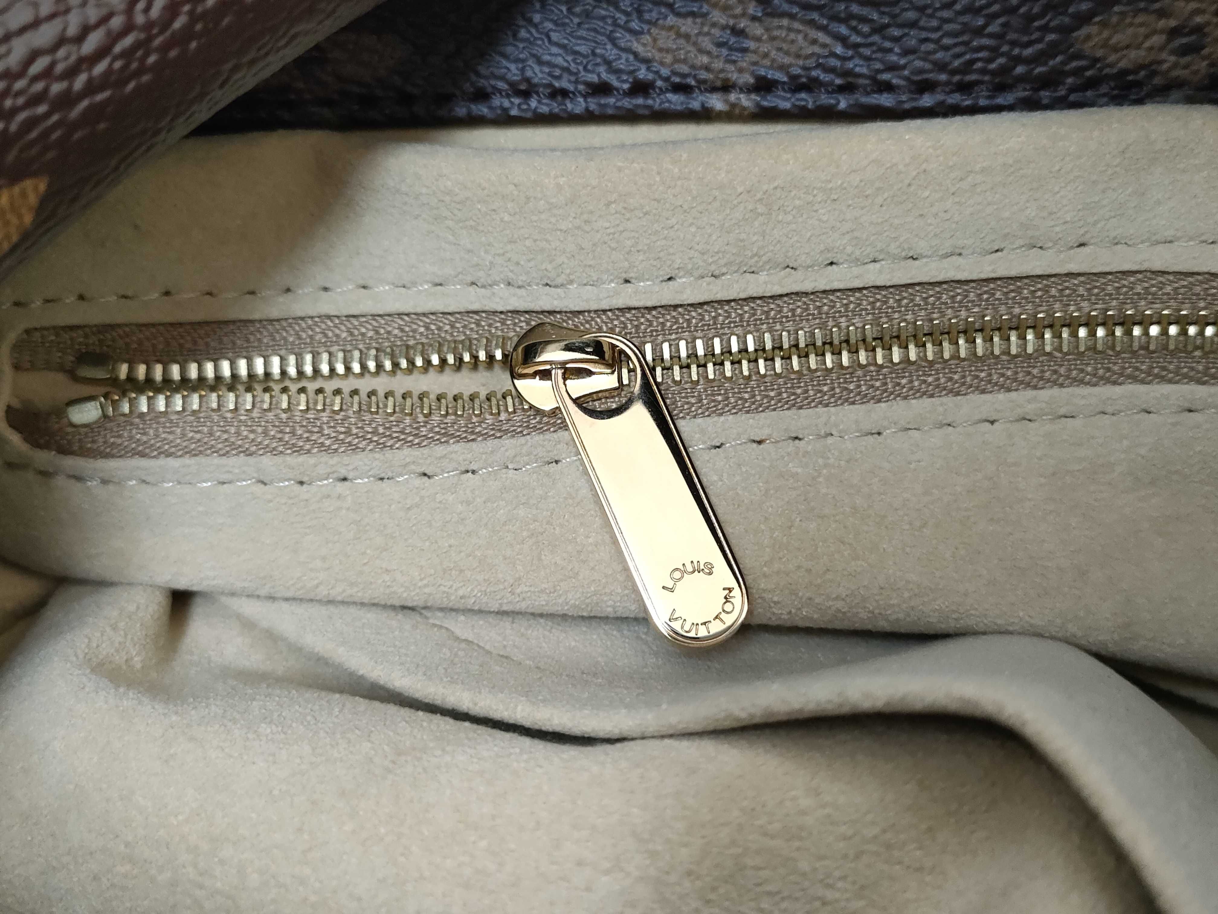 Monogram LV Louis Vuitton Artsy Monogram Handbag — view 12