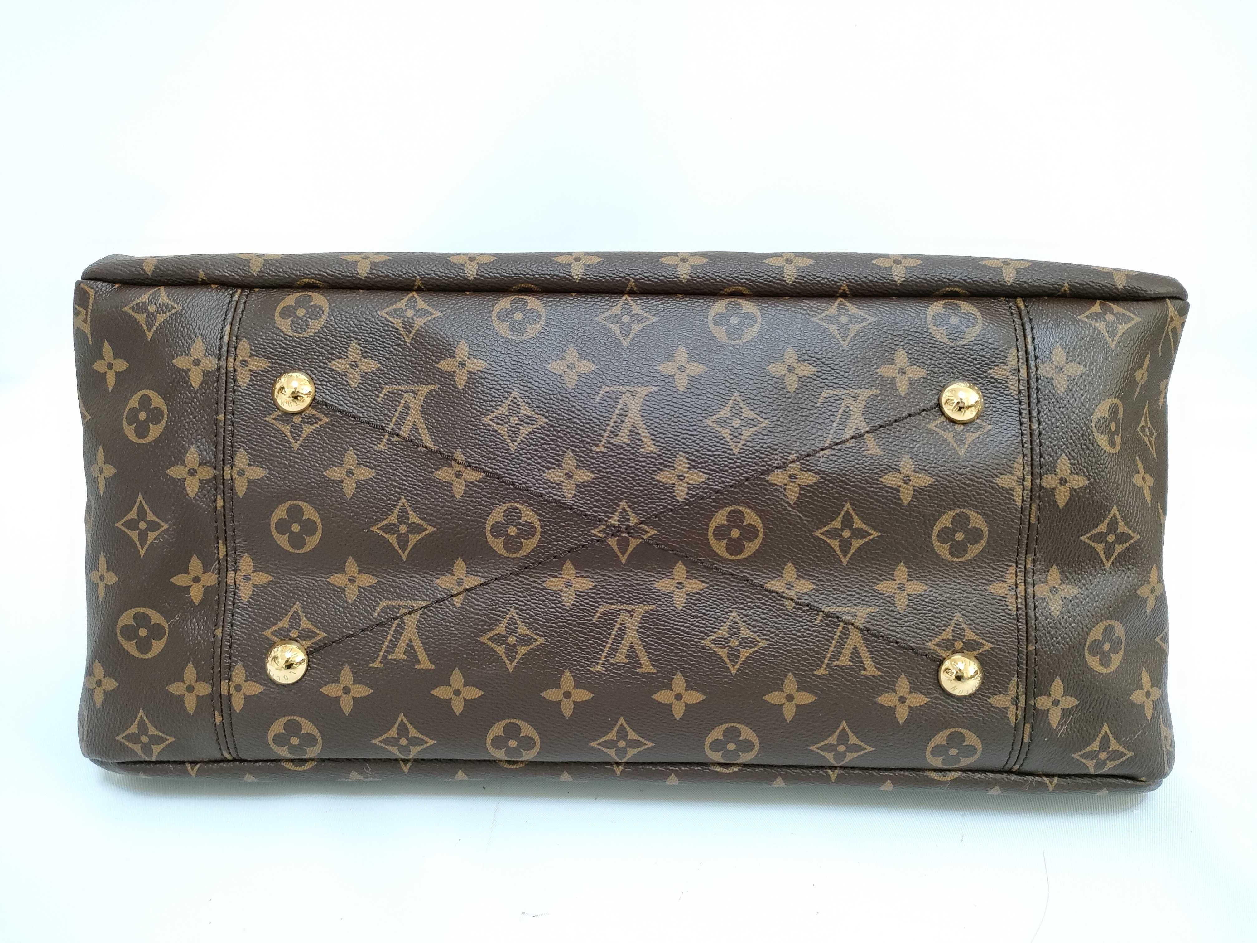 Monogram LV Louis Vuitton Artsy Monogram Handbag — view 3