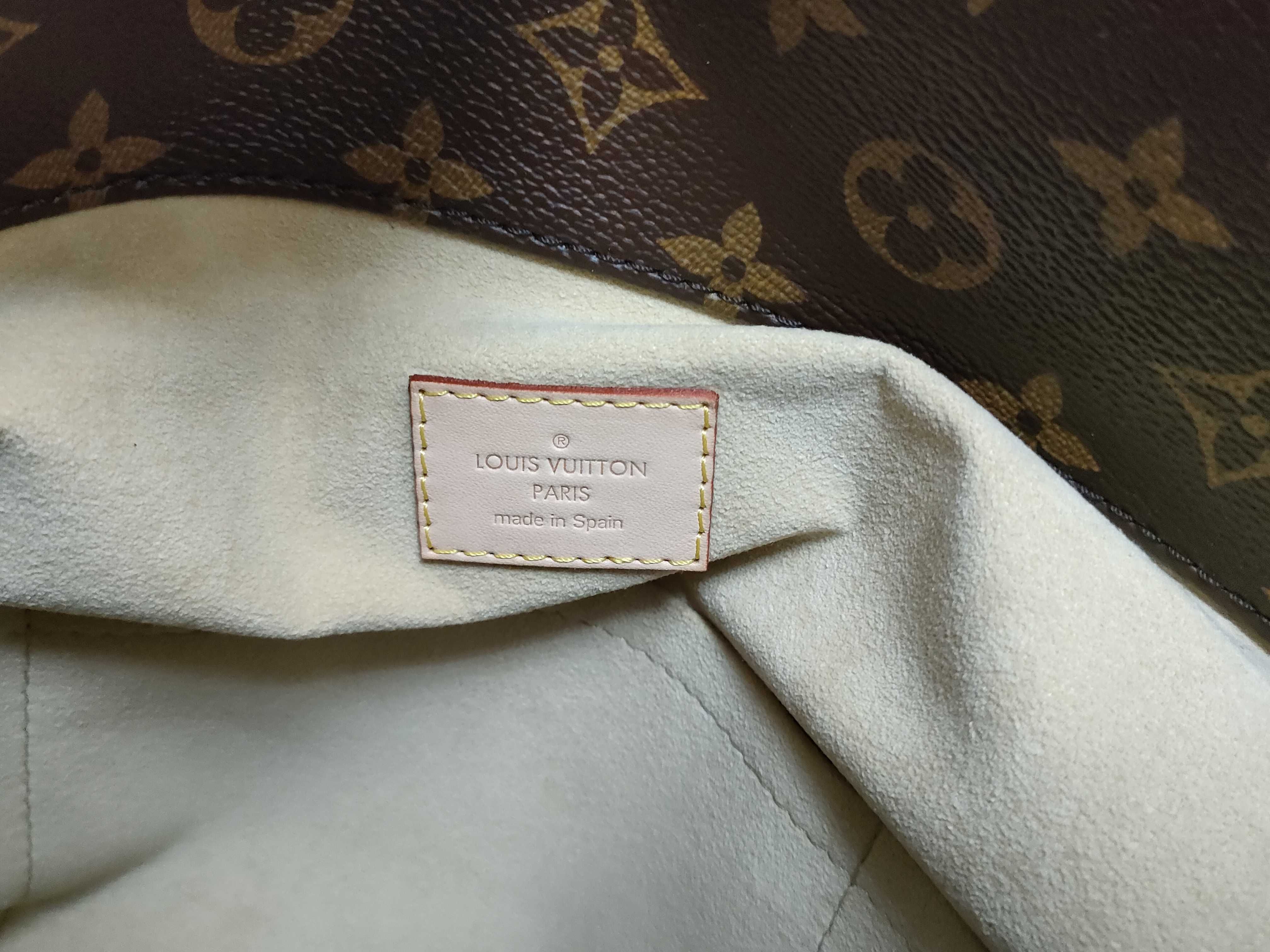 Monogram LV Louis Vuitton Artsy Monogram Handbag — view 8