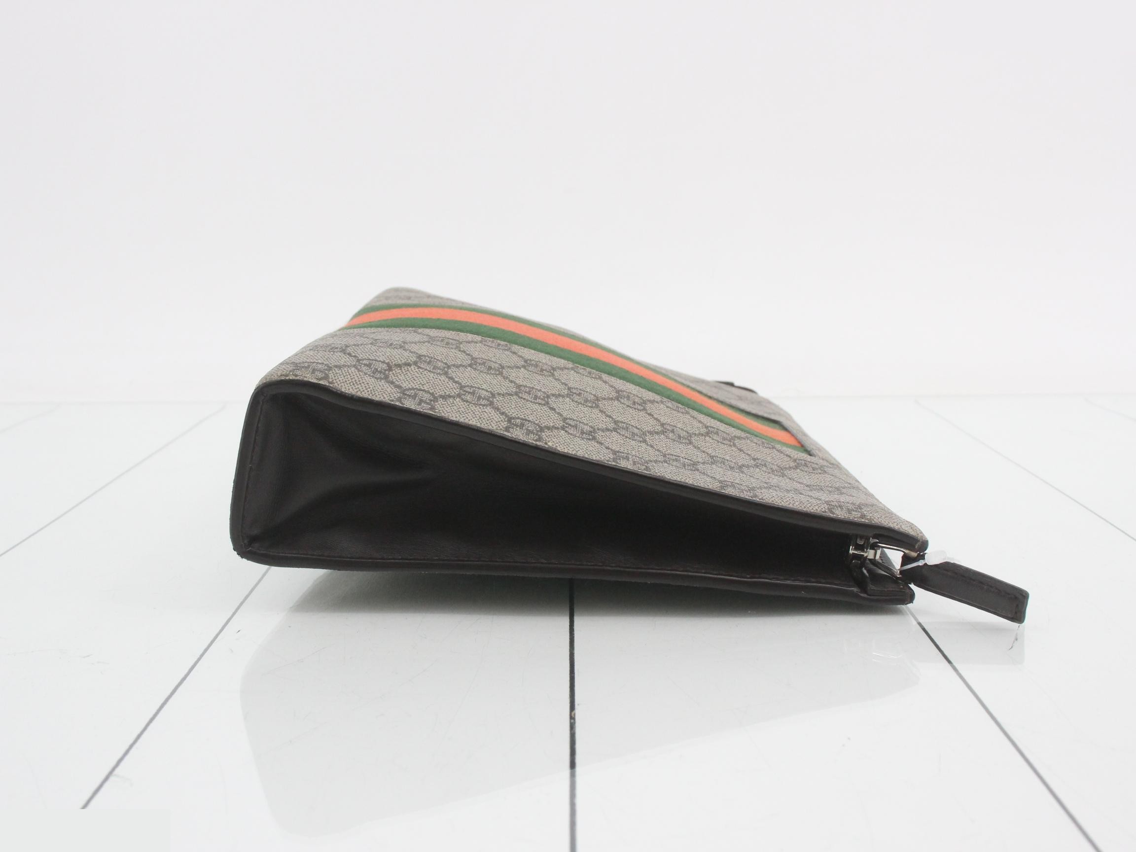 GG Supreme Web Clutch Bag — view 3