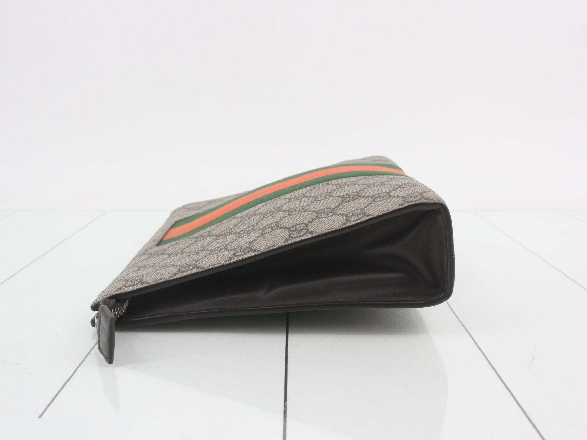 GG Supreme Web Clutch Bag — view 4