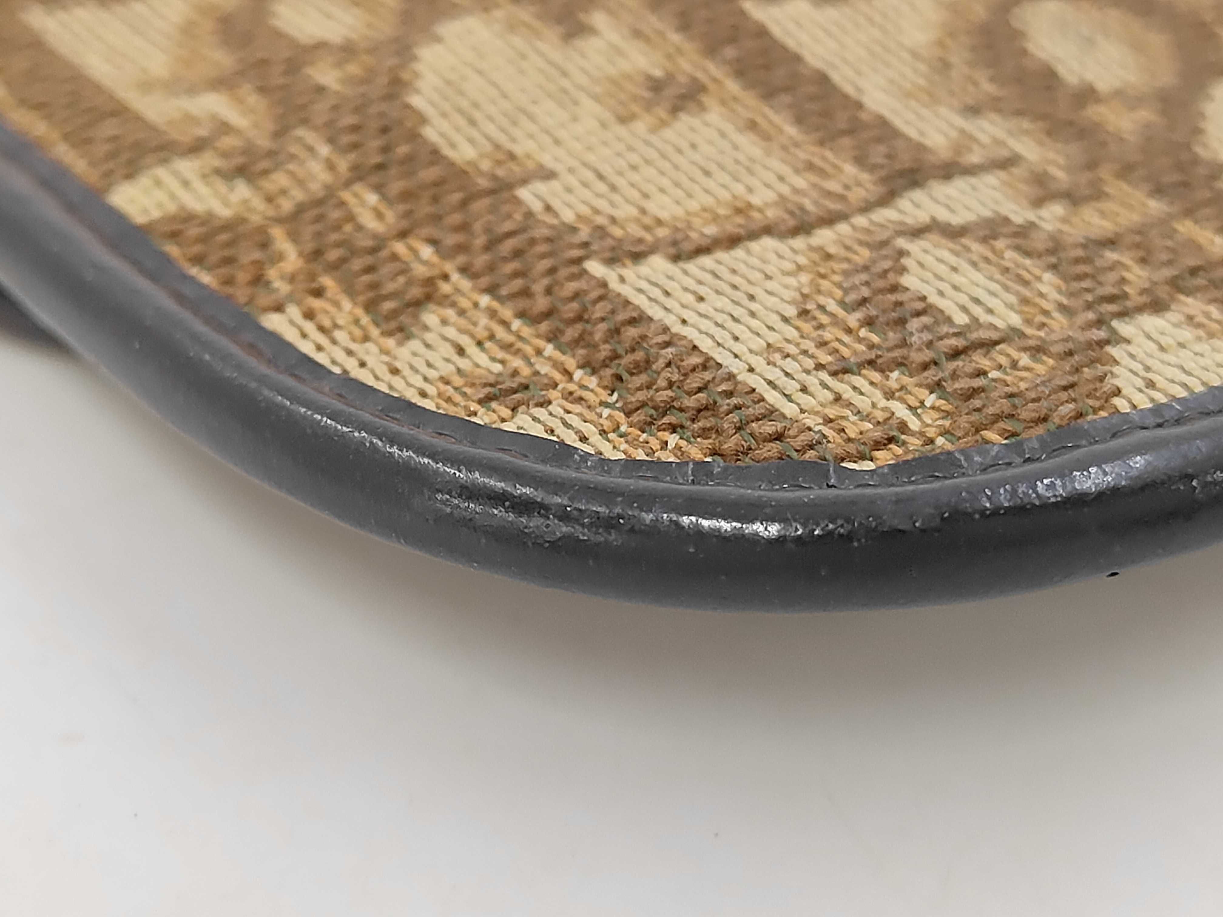 coin case/wallet with Trotter pattern. — view 3