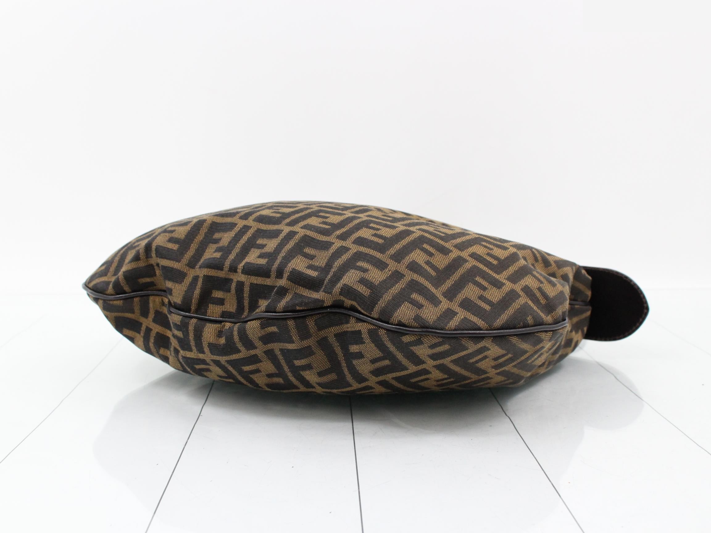 One-shoulder — view 6