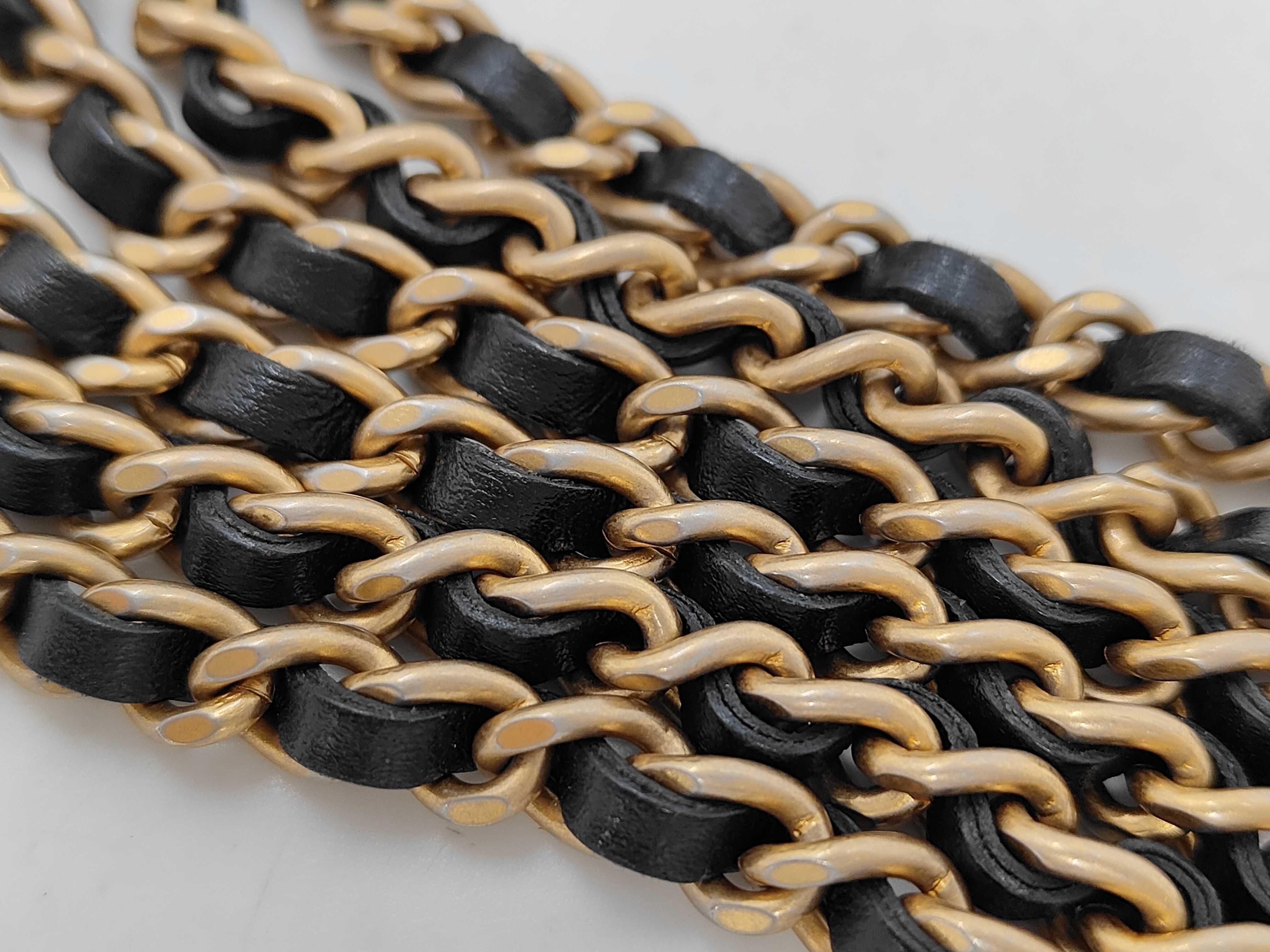 Filigree Chain Wallet, Caviar Leather, Black Shoulder Bag — view 6