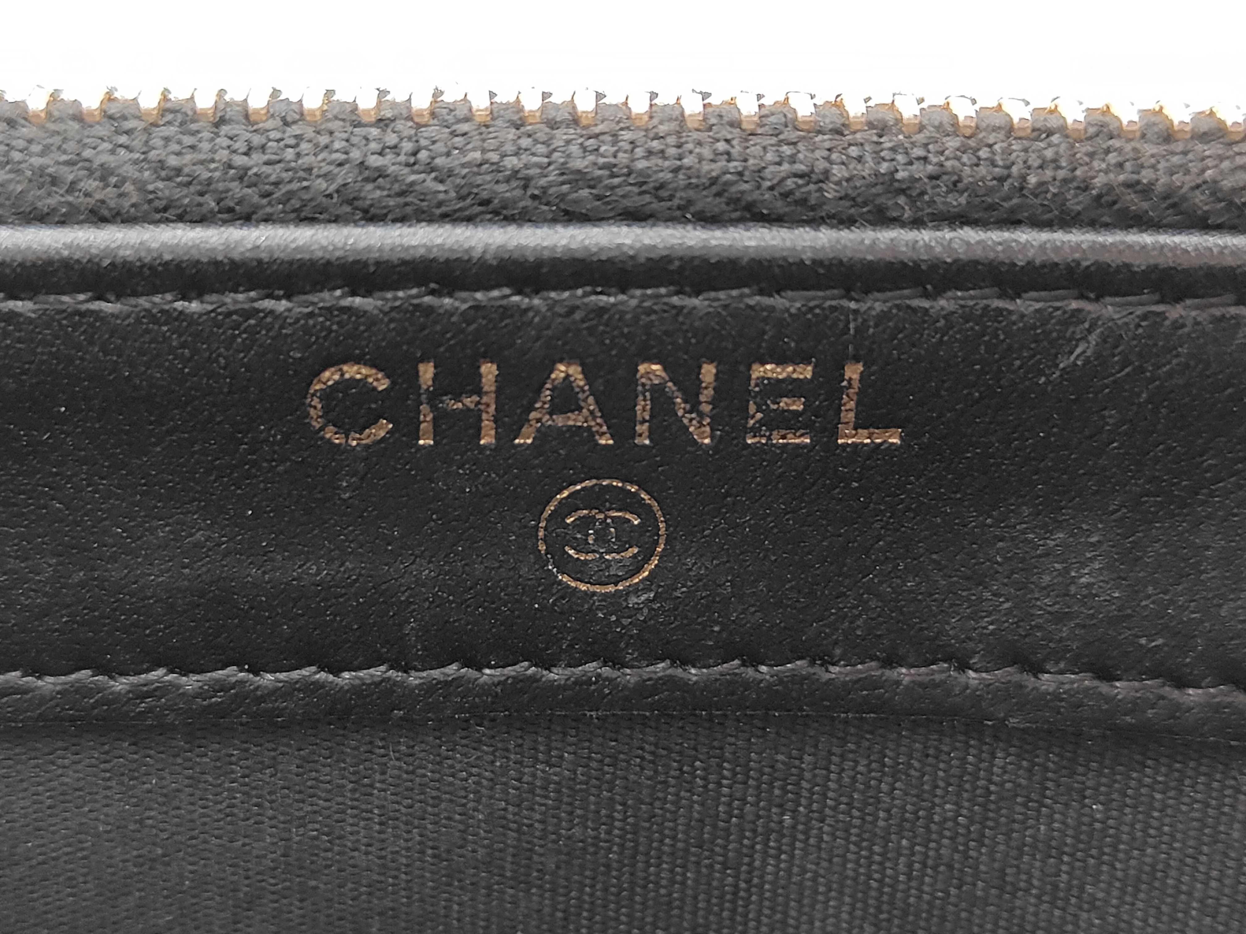 Filigree Chain Wallet, Caviar Leather, Black Shoulder Bag — view 8