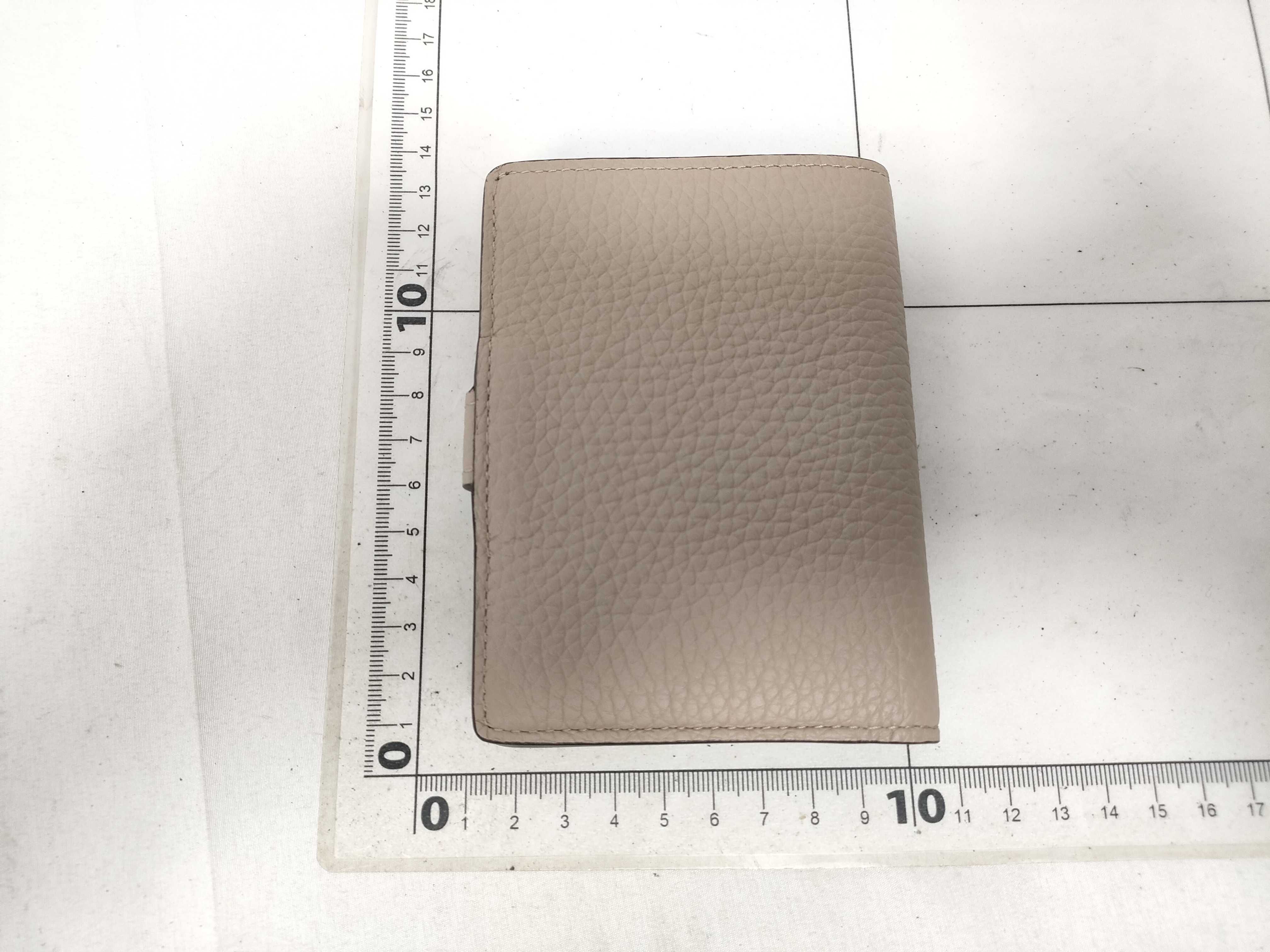 Wallet Taurillon LV Vertical Wallet Compact M82198 Galet Wallet — view 2