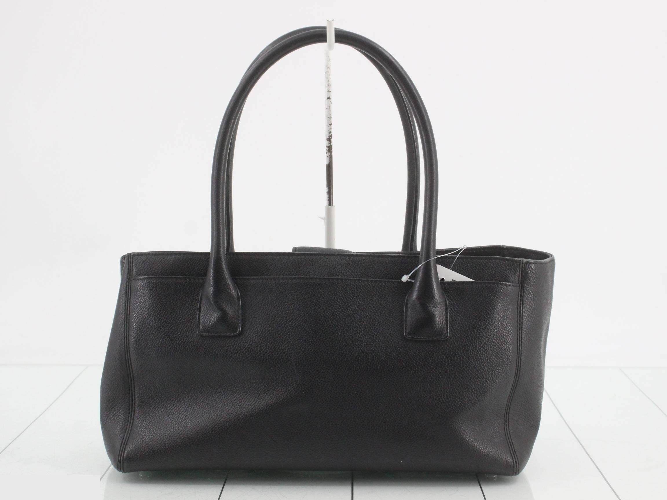 Turnlock caviar leather handbag, black — view 2