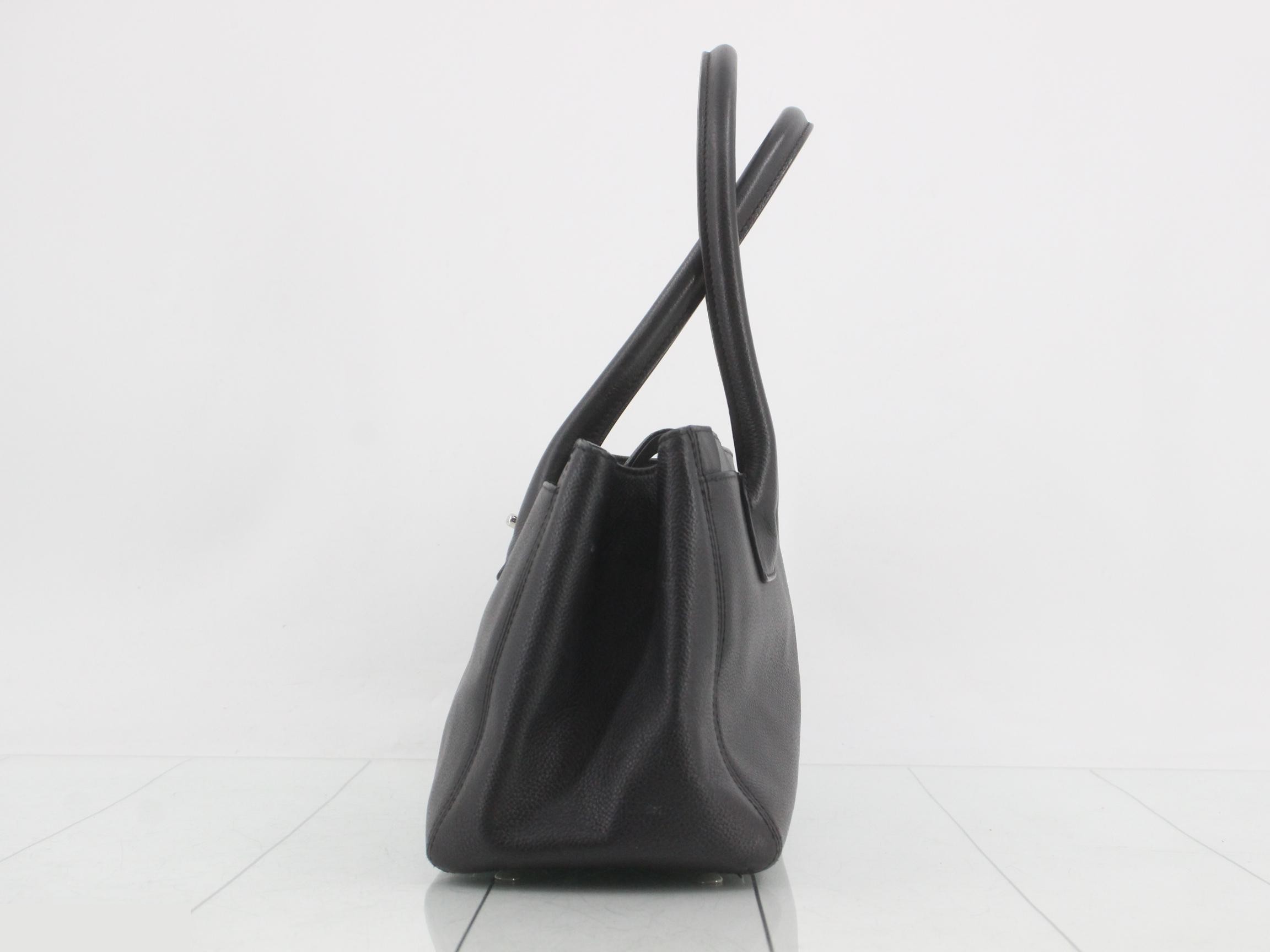 Turnlock caviar leather handbag, black — view 3