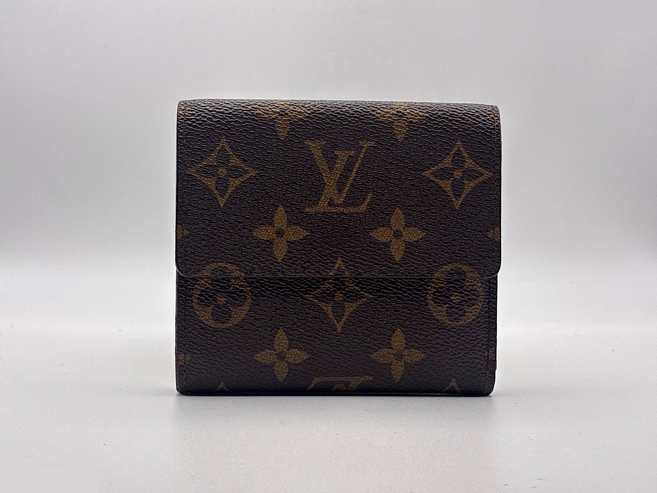 Credit Monogram — view 2