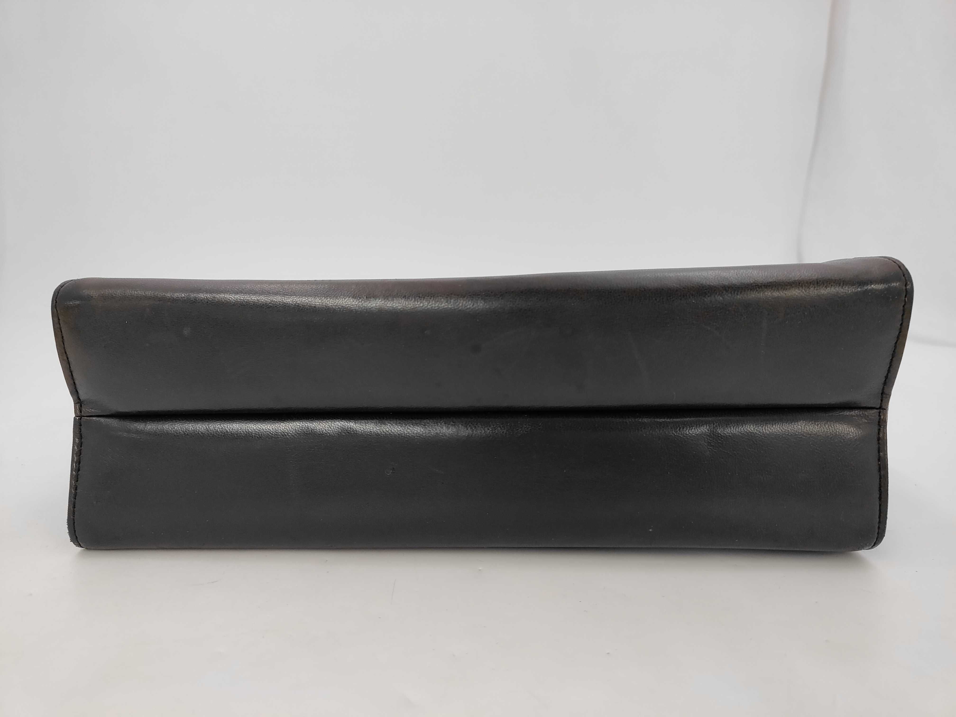 Chain Coco Mark Turnlock Shoulder Bag — view 7