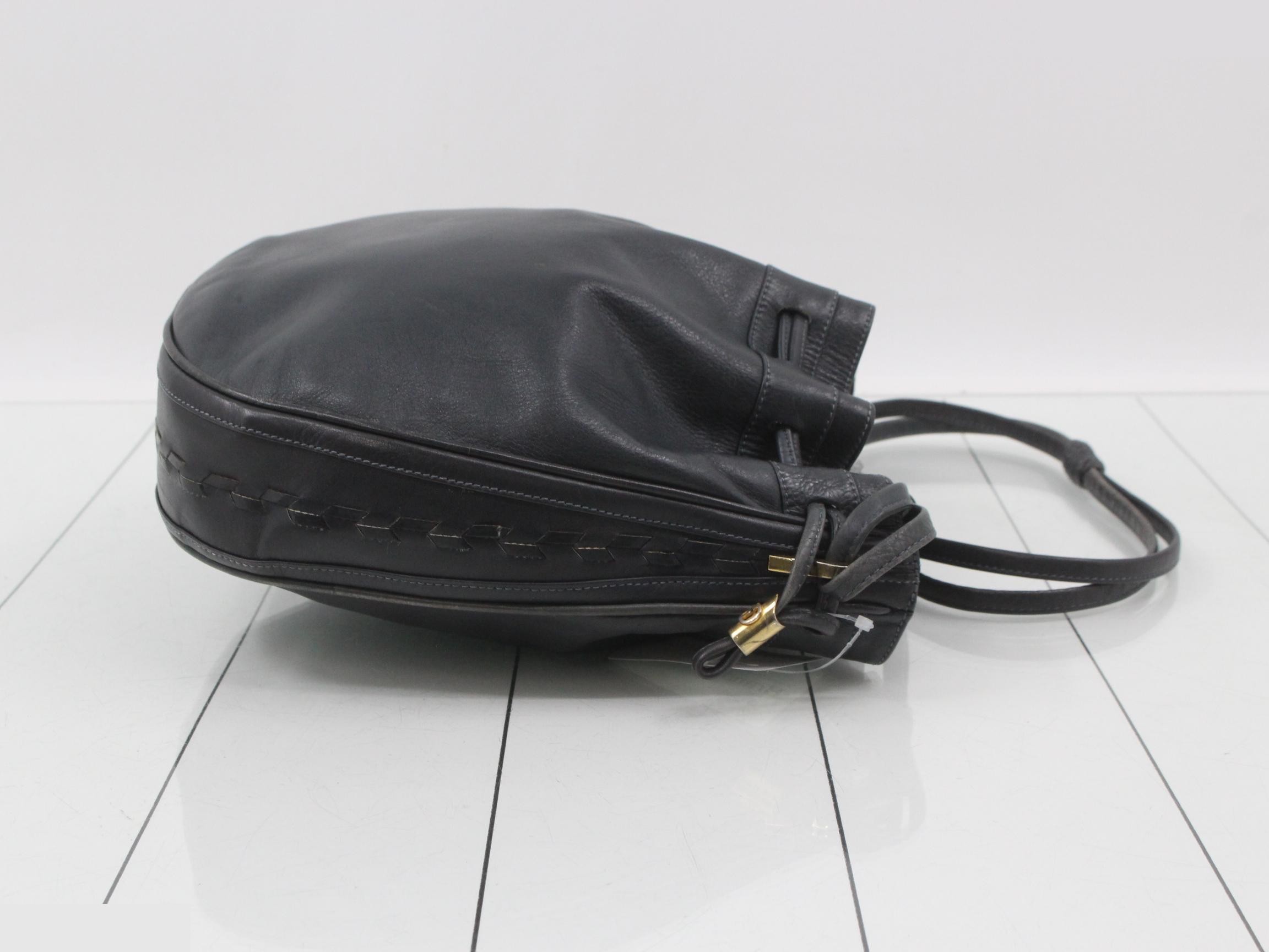 Vintage Gucci drawstring shoulder bag — view 3