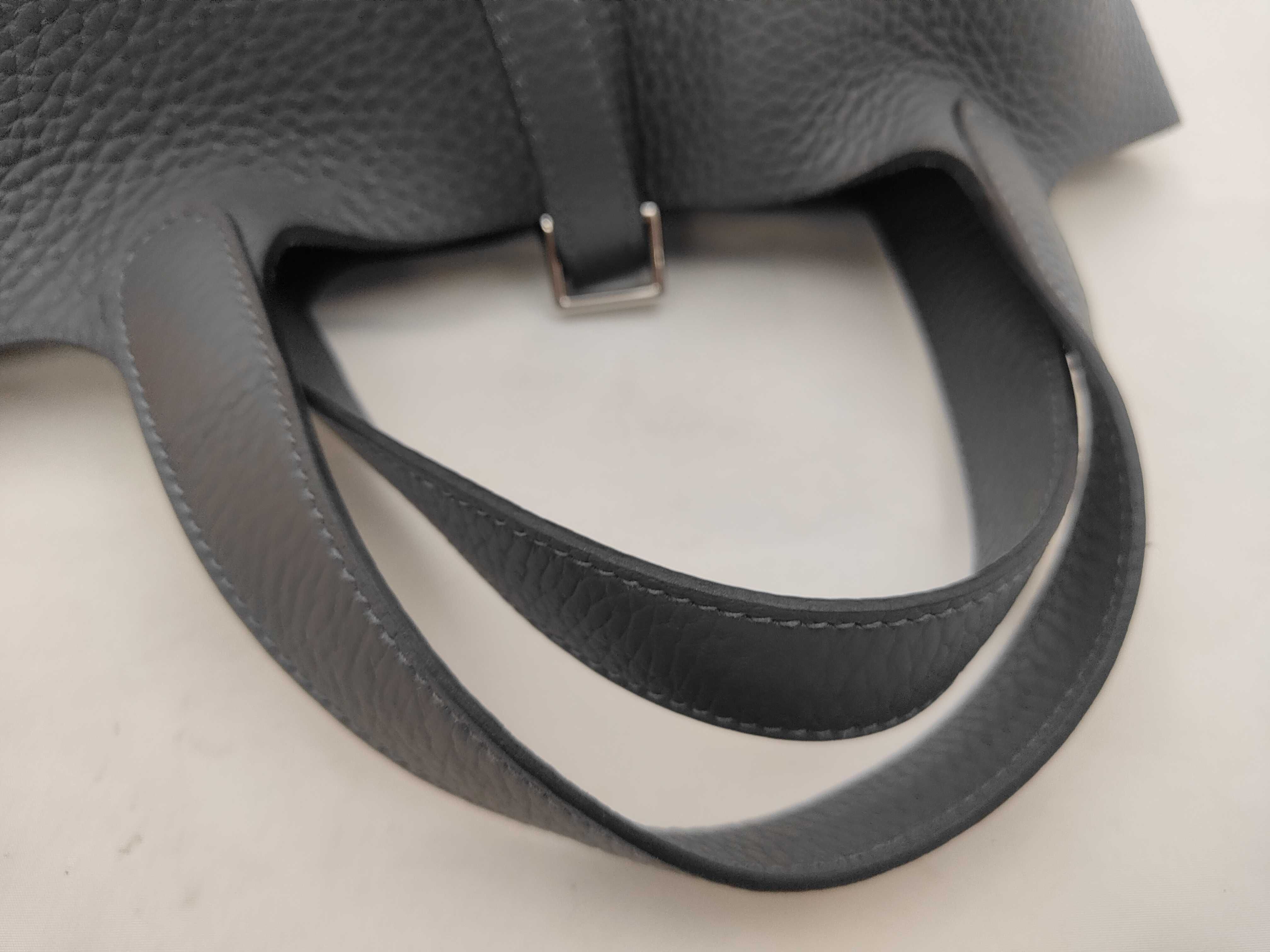 Picotin Lock 18 PM Taurillon Clemence Gris Misty K-stamp handbag — view 3