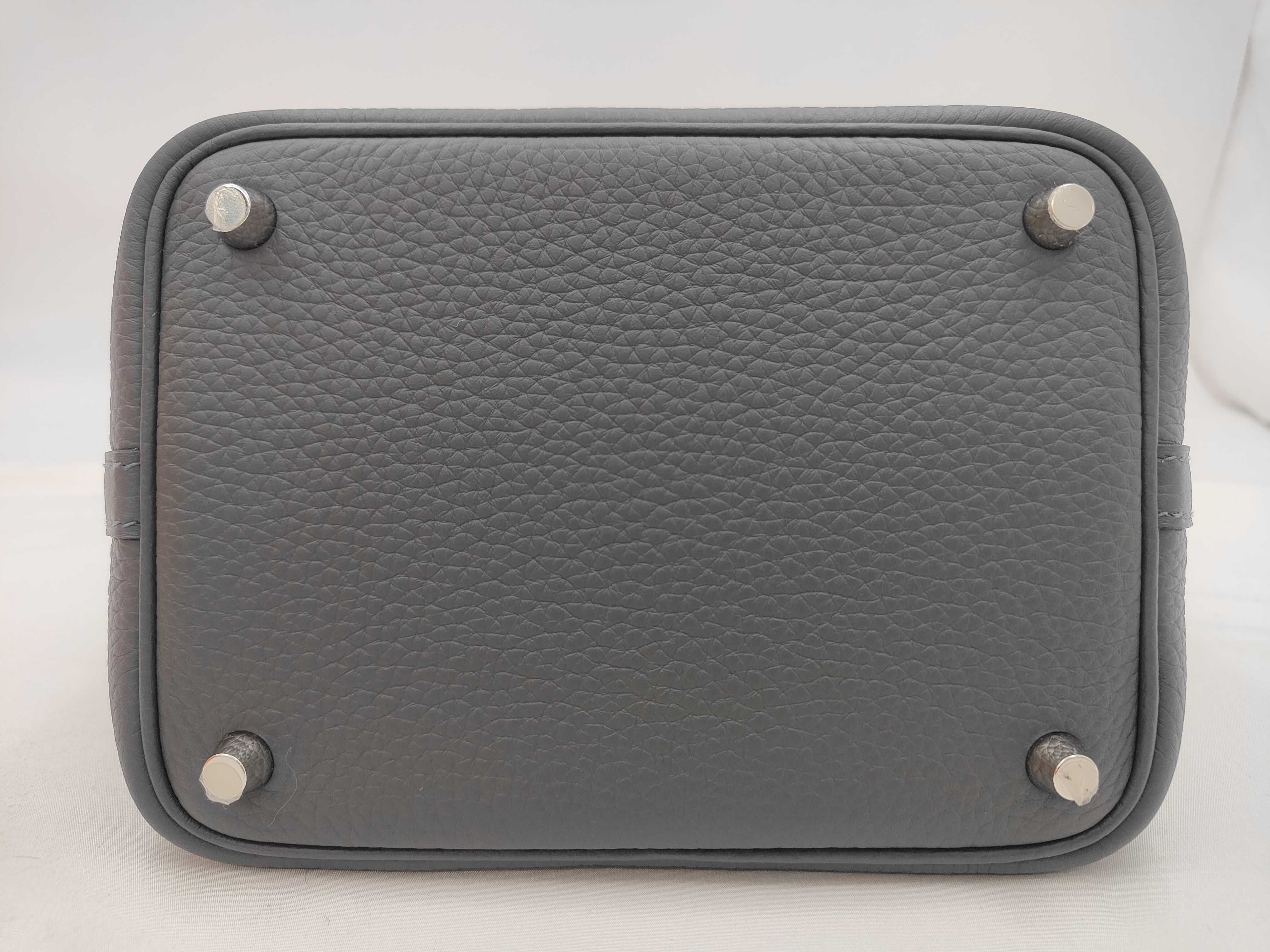 Picotin Lock 18 PM Taurillon Clemence Gris Misty K-stamp handbag — view 7