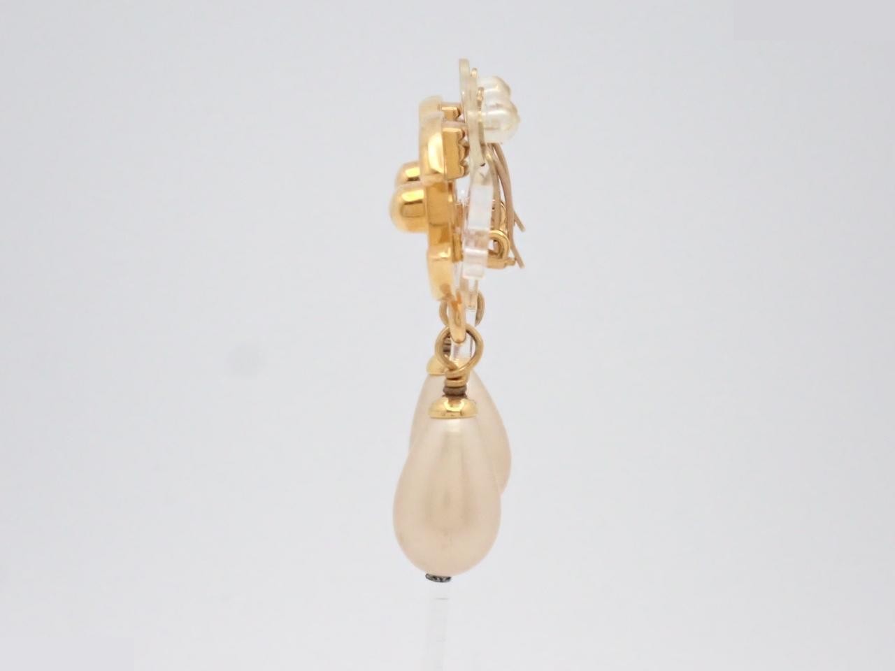 Coco Mark Turnlock Pearl Swing Earrings 97P — view 3
