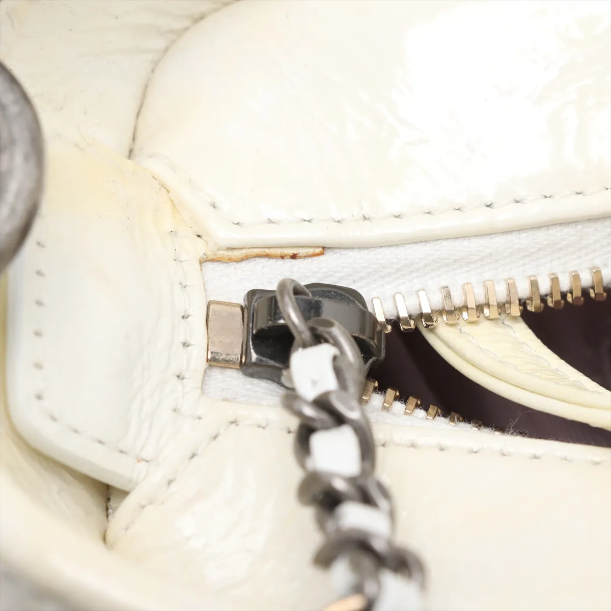 Gabriel de Chanel vinyl x leather x tweed chain shoulder bag white gold x silver hardware 25899002 25th series — view 12