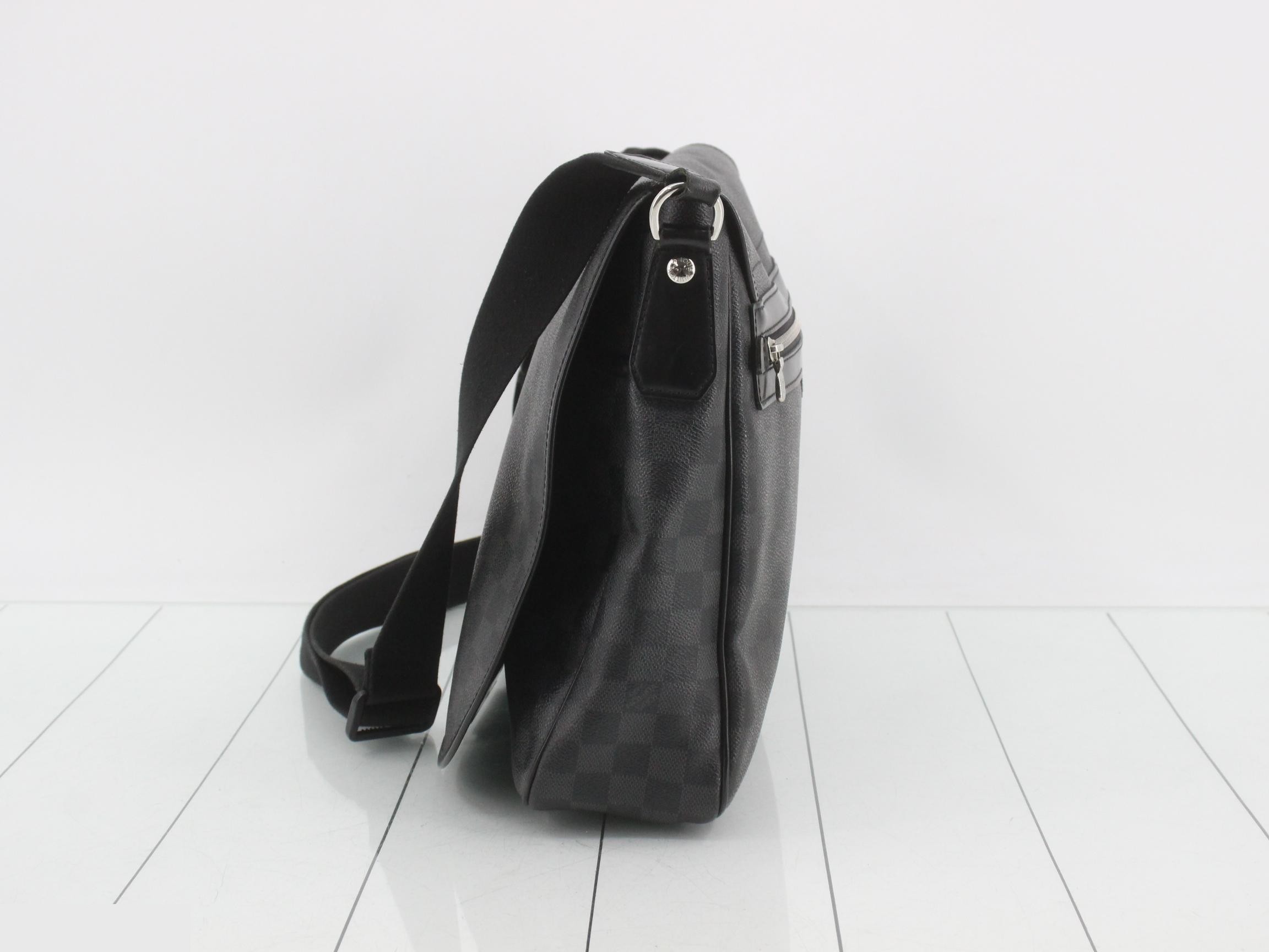 Damier Graphite Daniel Shoulder Bag — view 3