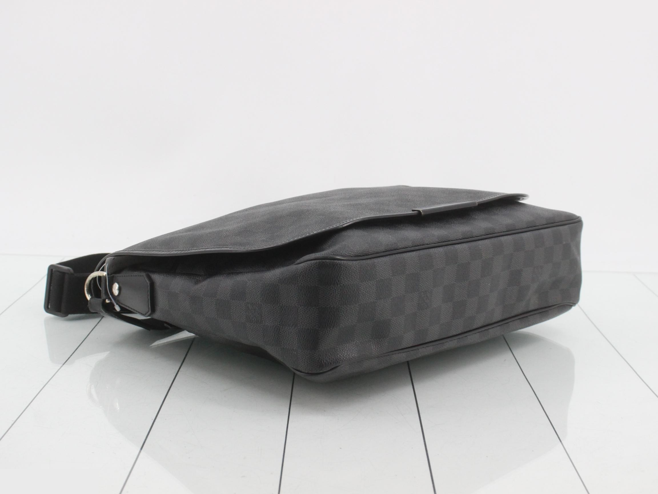 Damier Graphite Daniel Shoulder Bag — view 5