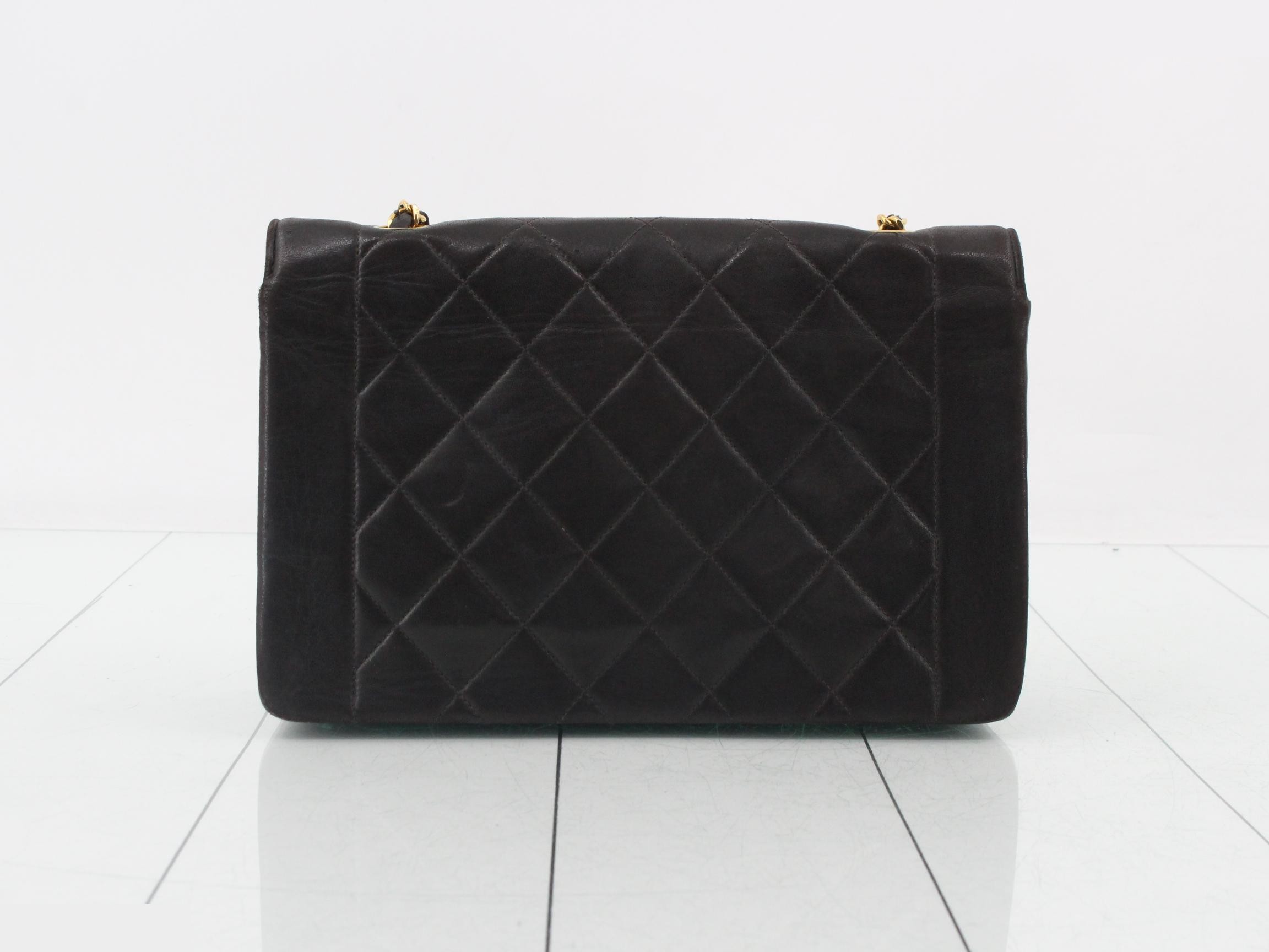 Shoulder bag, Matelassé, lambskin, Diana, model number 2. — view 2
