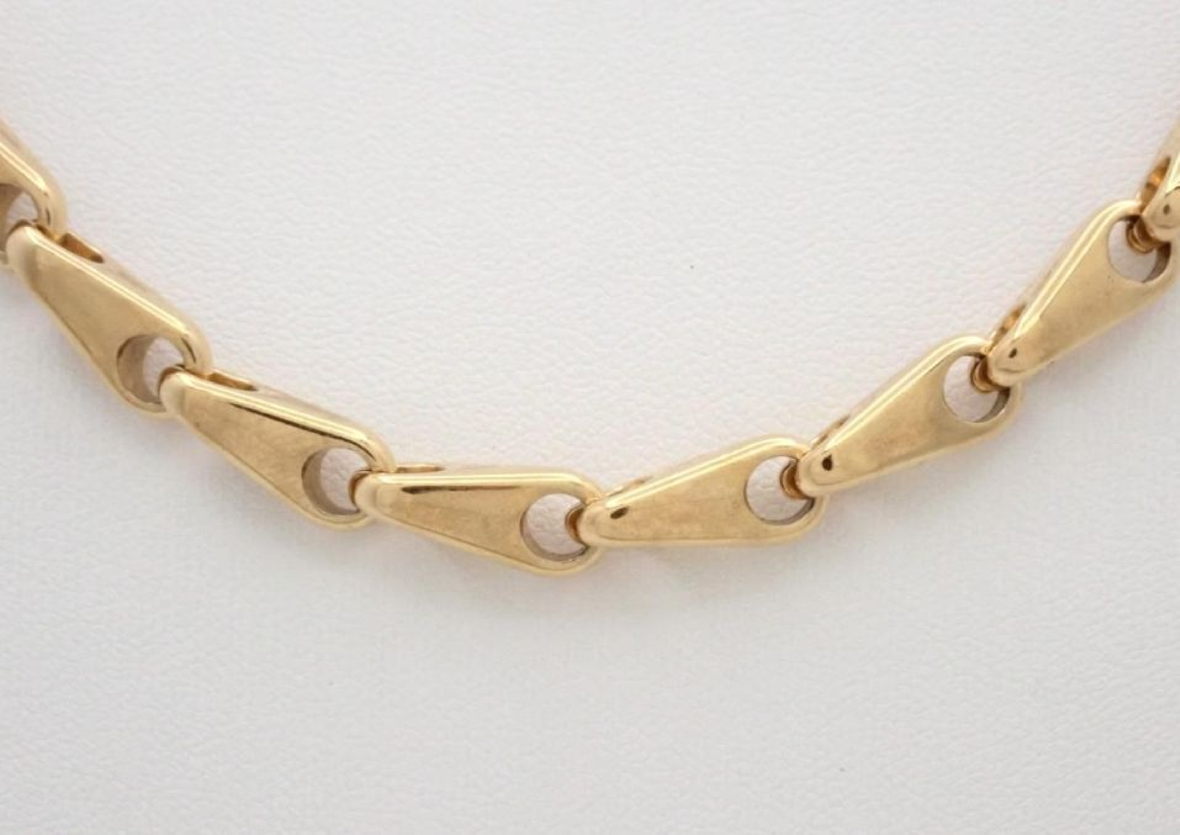chain necklace, gold color, neck circumference approximately 59cm. — view 2