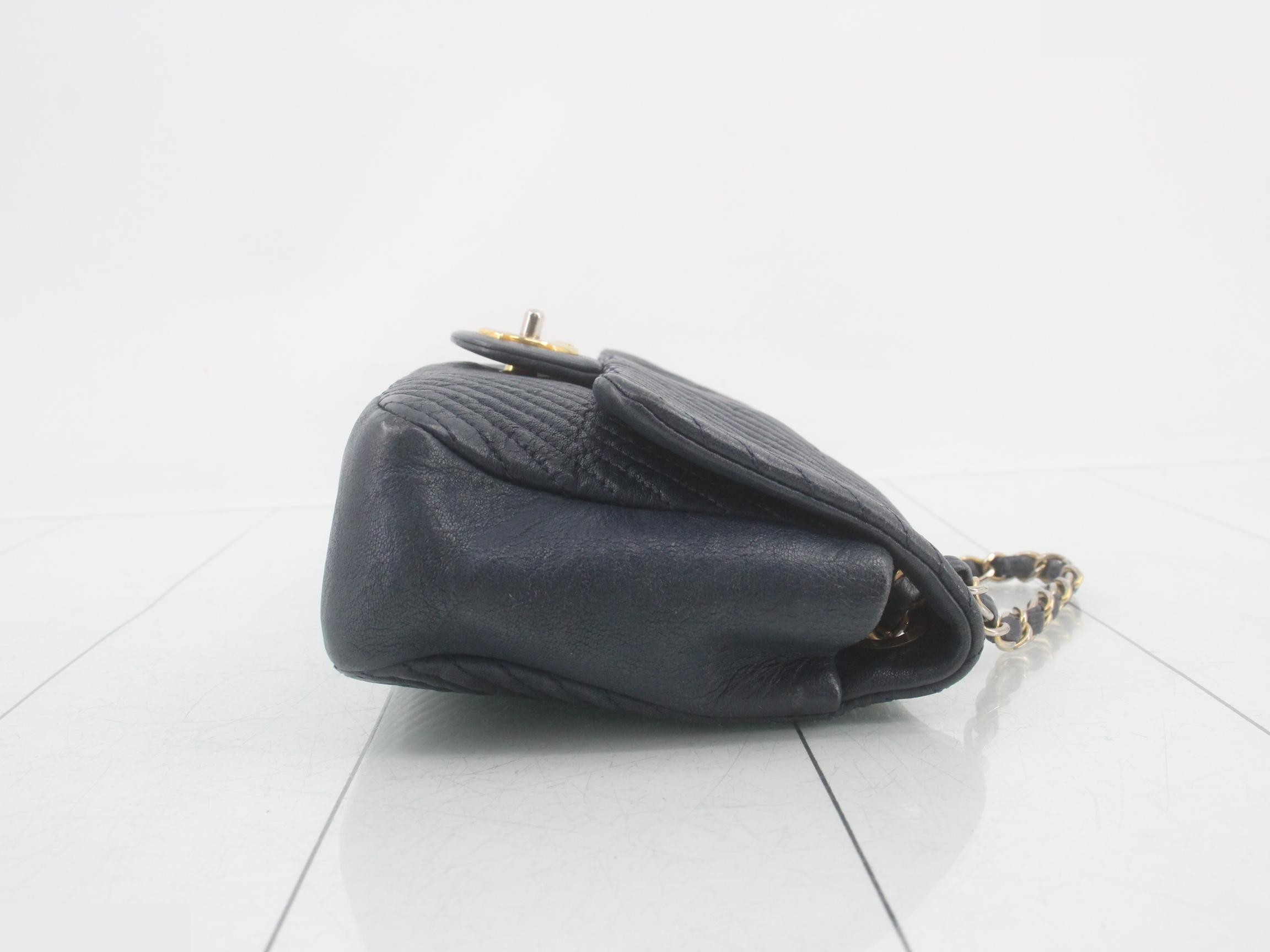 V-stitch leather double chain shoulder bag, navy — view 3