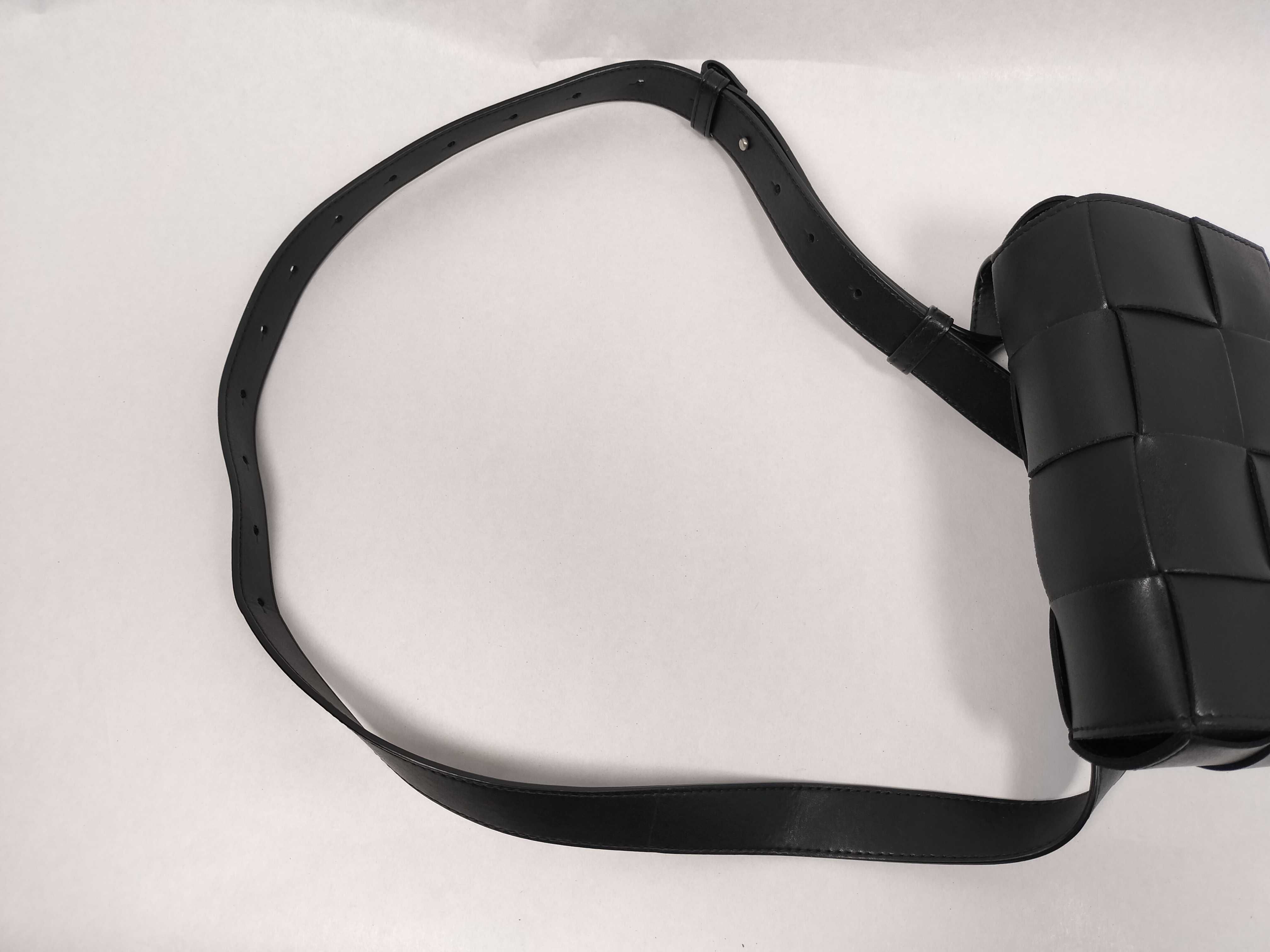 Maxi Intrecciato Cassette Leather Shoulder Bag, Black Waist Bag — view 3
