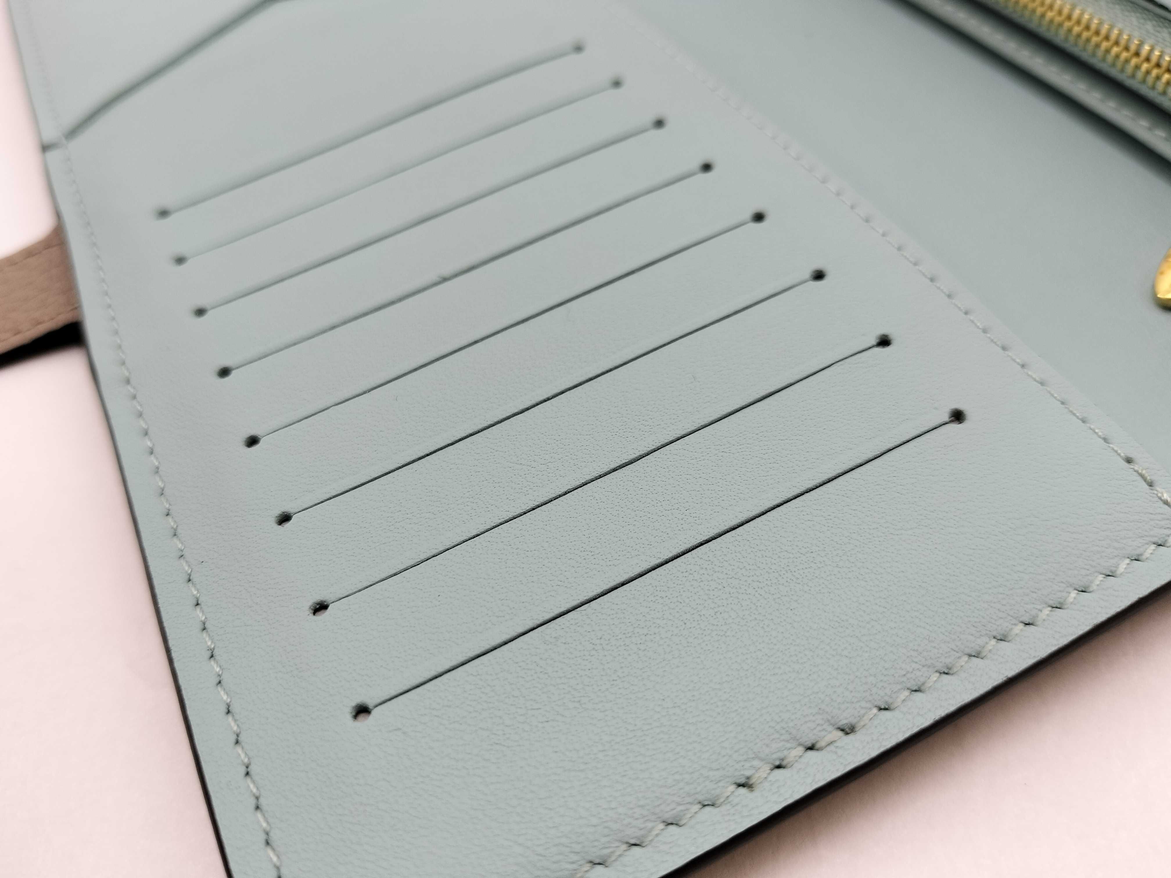Taurillon Vertical Wallet Galet — view 12
