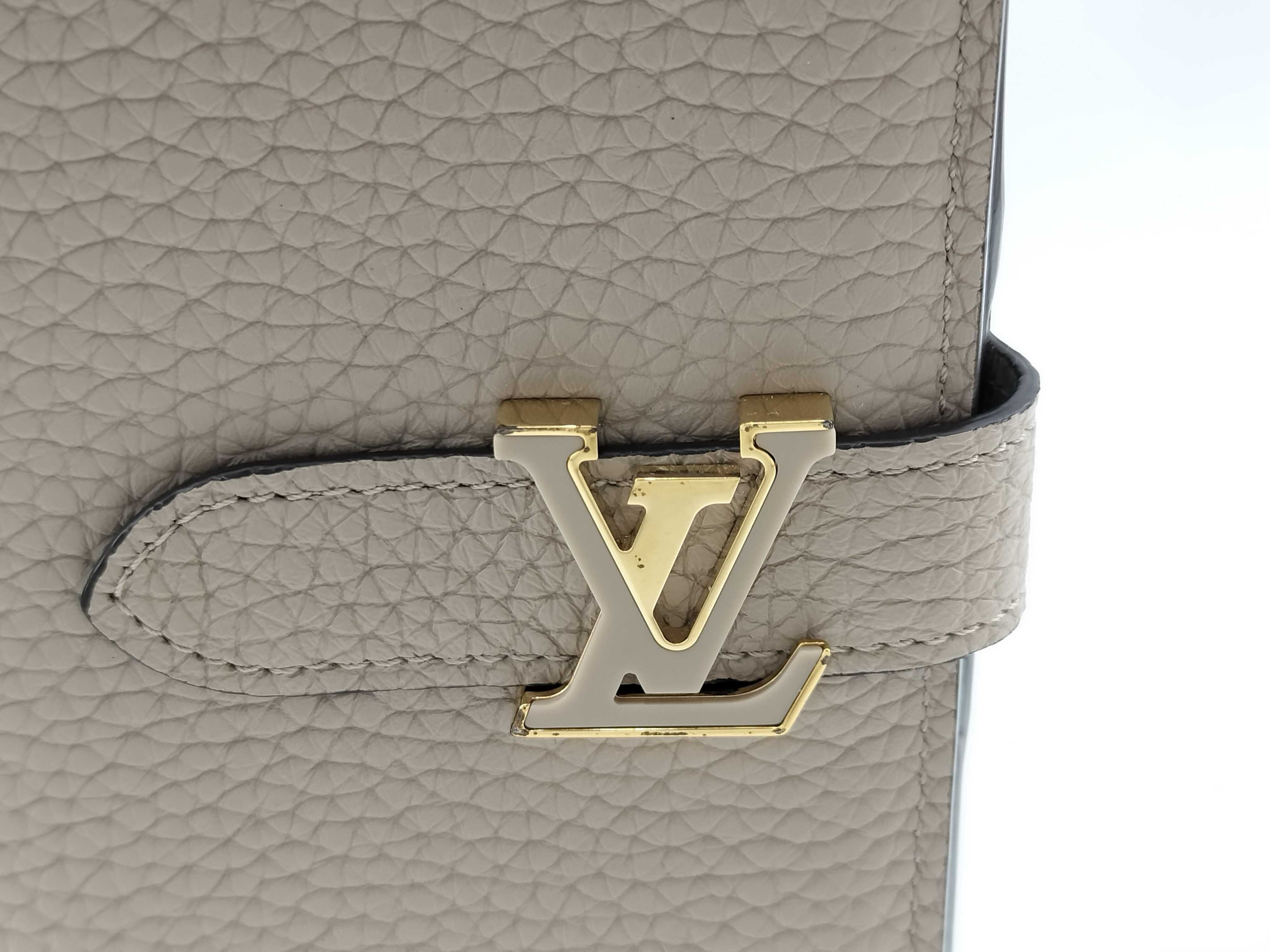 Taurillon Vertical Wallet Galet — view 8