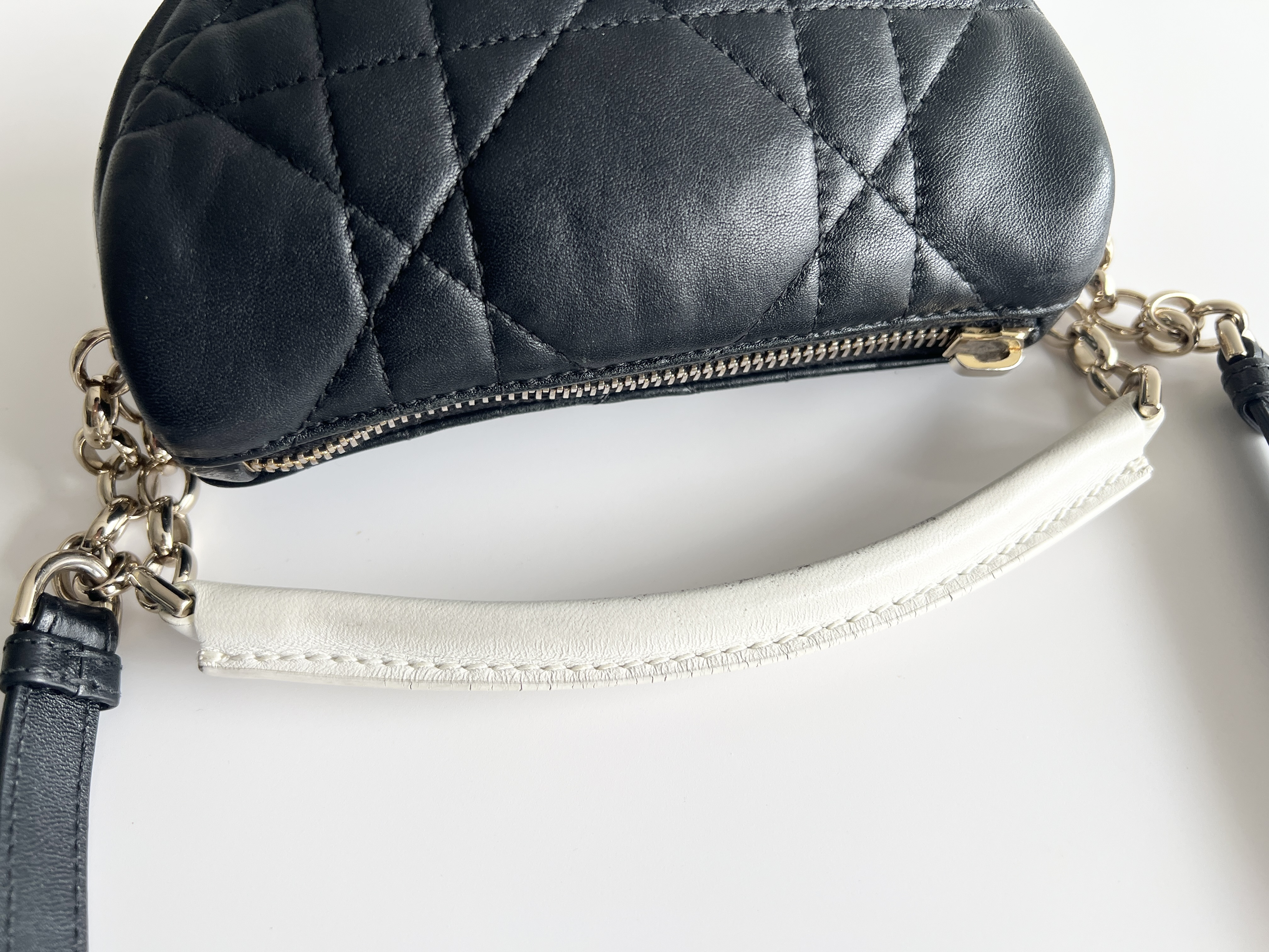 Vibe Cannage Leather Chain 2-way Handbag Shoulder Bag — view 4