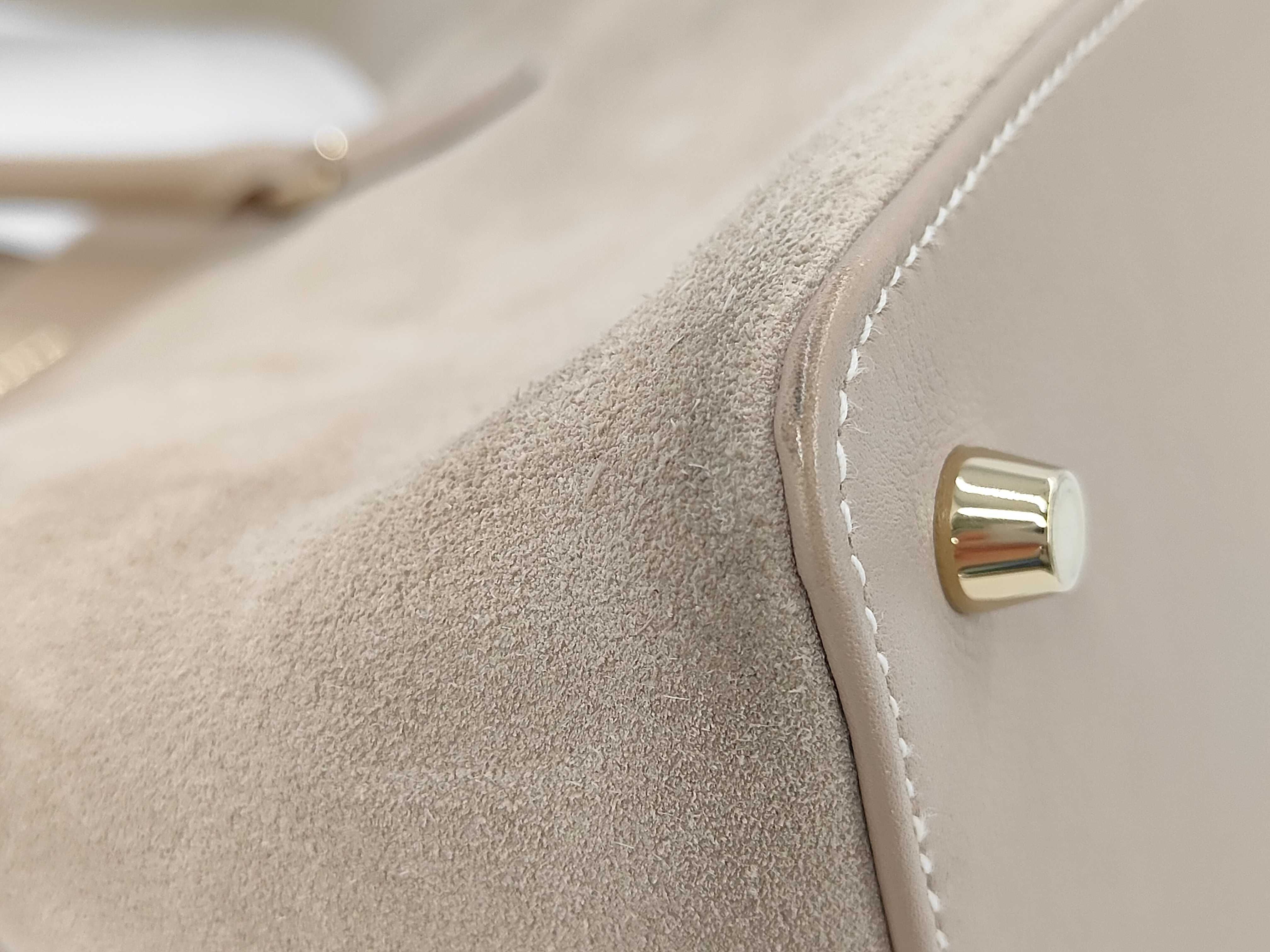 Toolbox 20 Doblis Beige Handbag with Gold Hardware ( P Stamp) — view 4