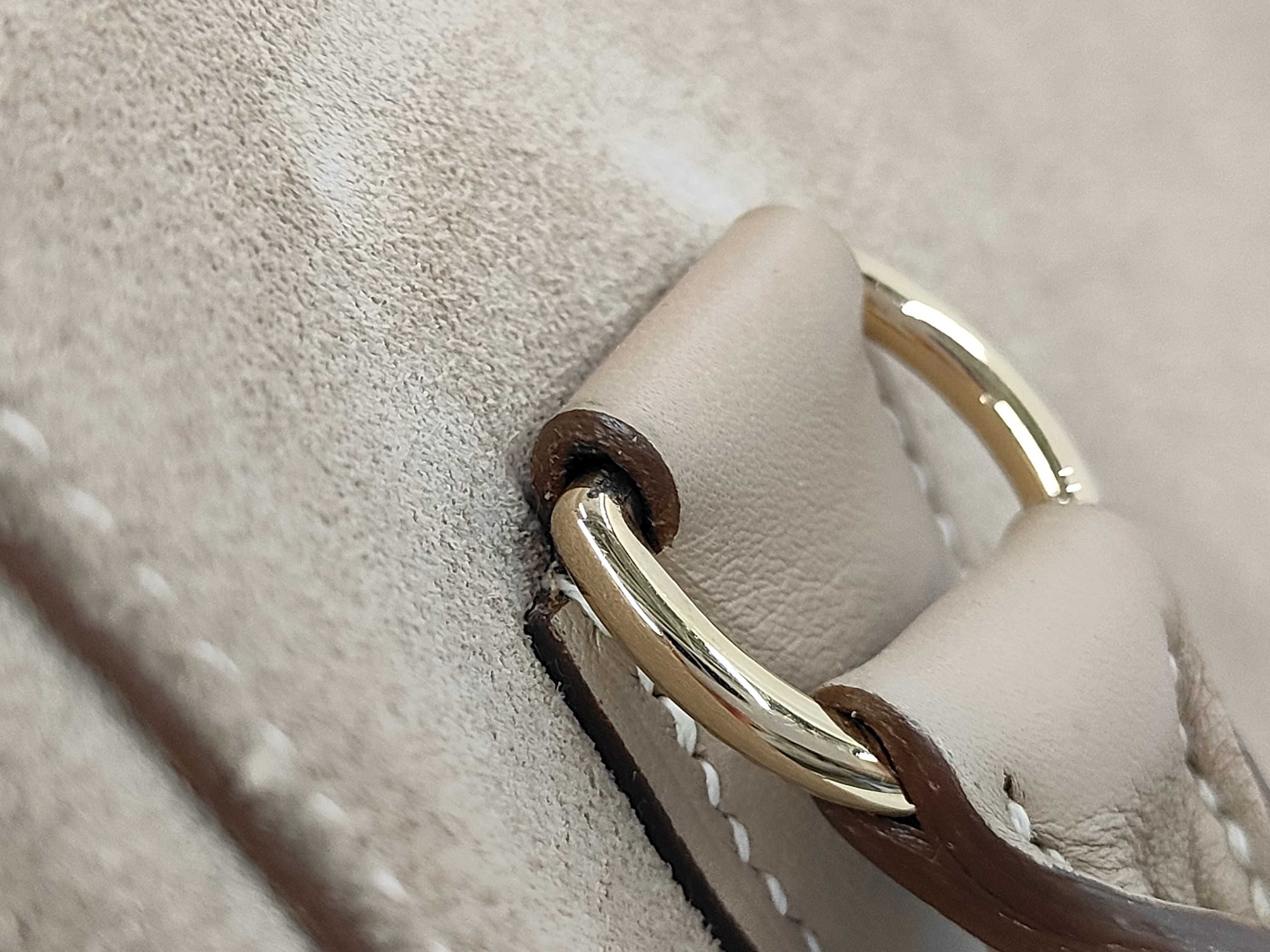Toolbox 20 Doblis Beige Handbag with Gold Hardware ( P Stamp) — view 7