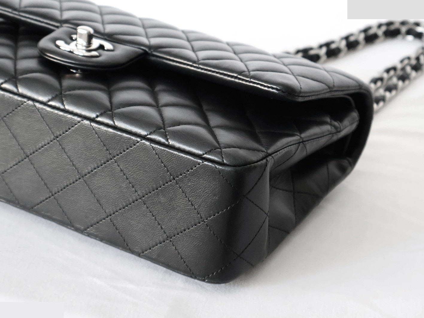 Matelassé 25 Lambskin Double Flap Double Chain Shoulder Bag, Black — view 4