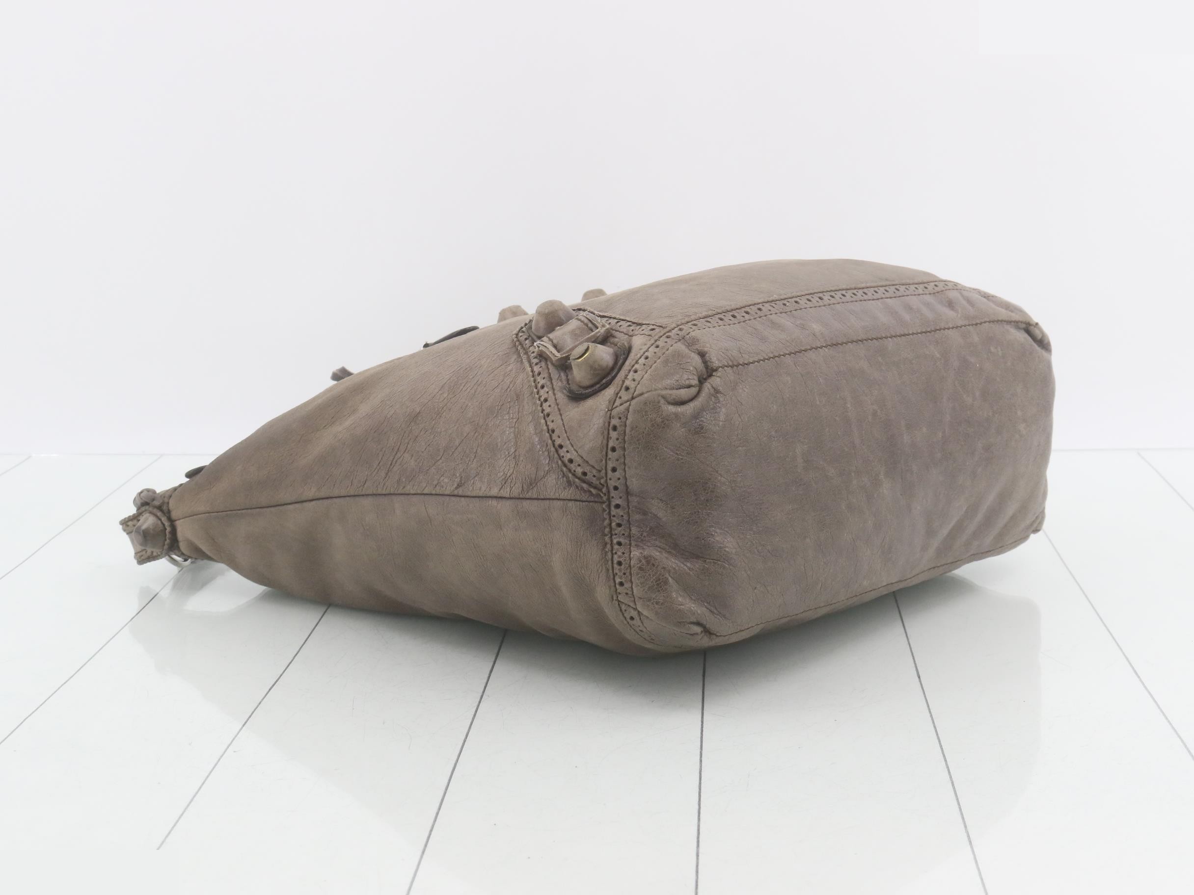 Other lines: One-shoulder bag, greige — view 5