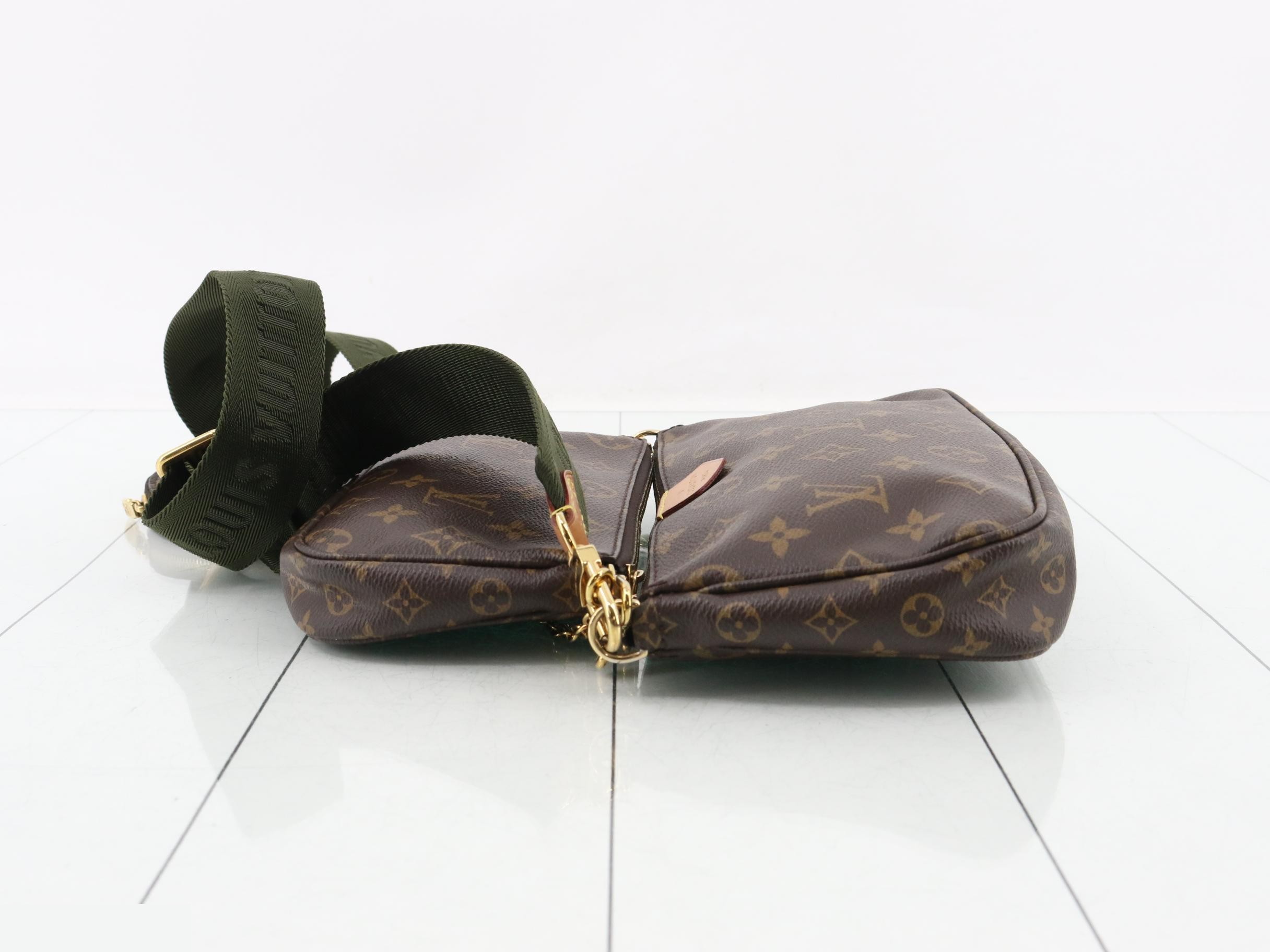 Multi Pochette Acse Soir Monogram Chain Handbag Shoulder Bag — view 4
