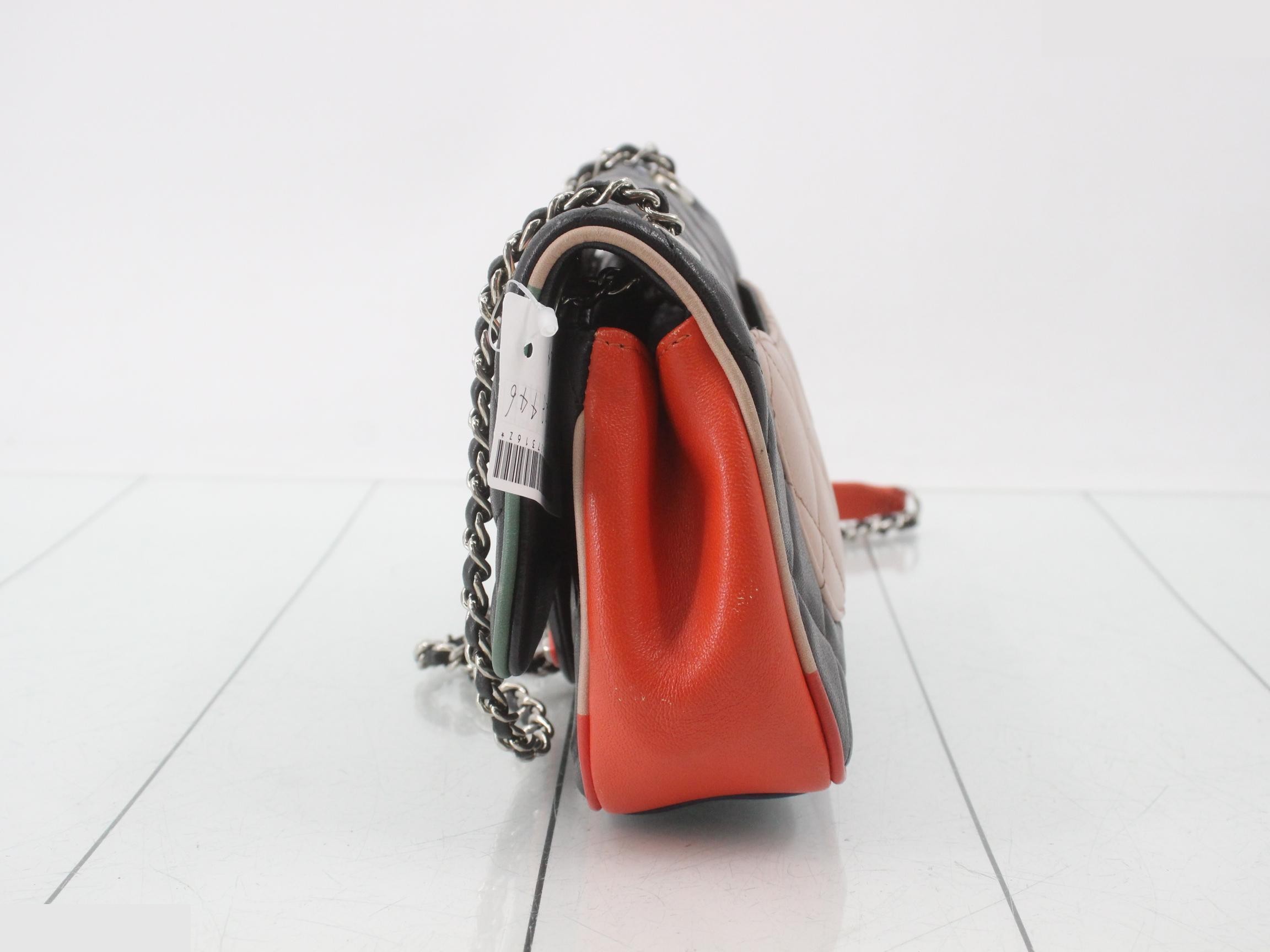 Matelassé (bag) - Shoulder bag — view 3