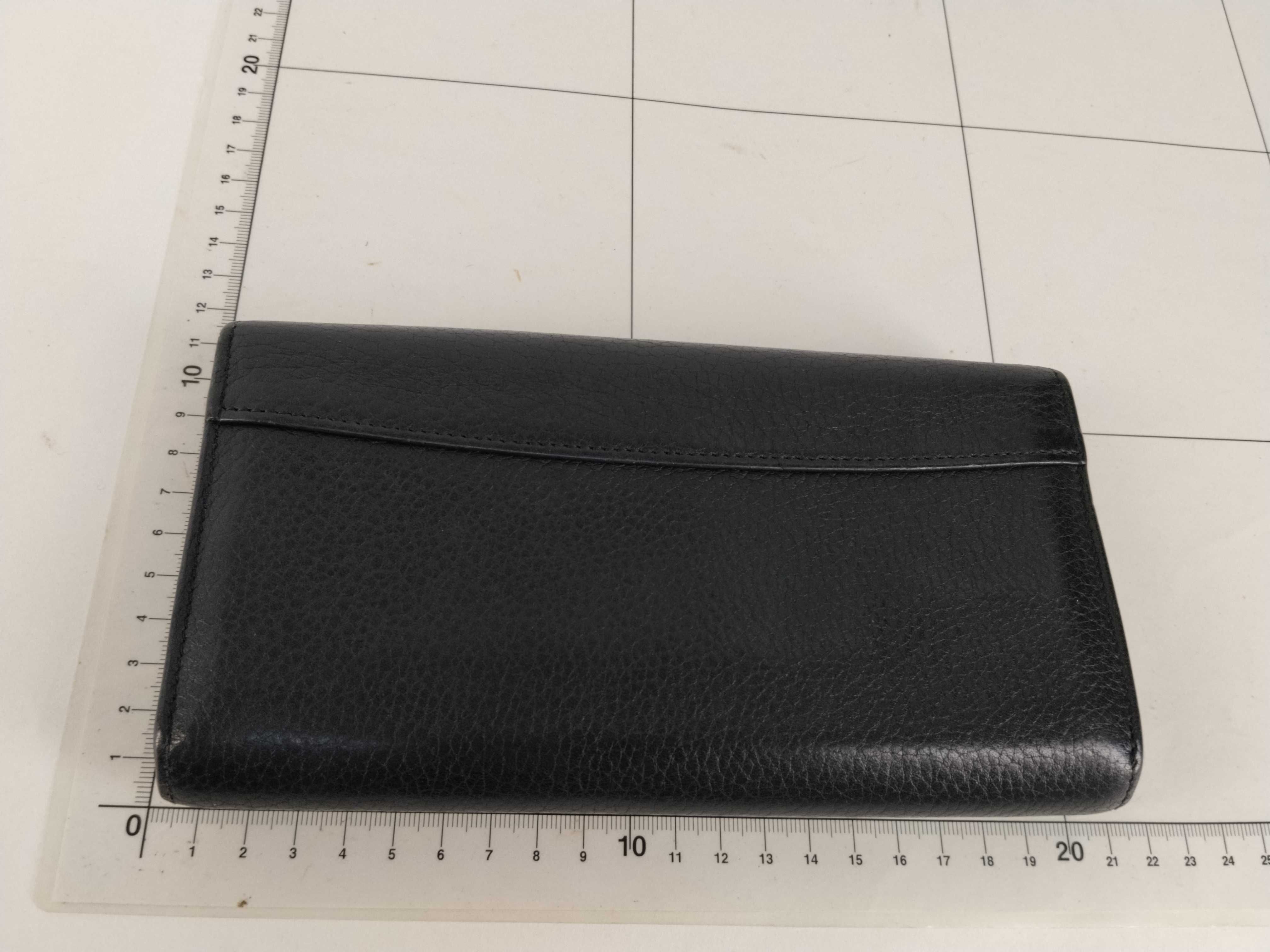 Essential Portefeuille Capucines Black x Pink M61248 NZ4158 Wallet — view 2