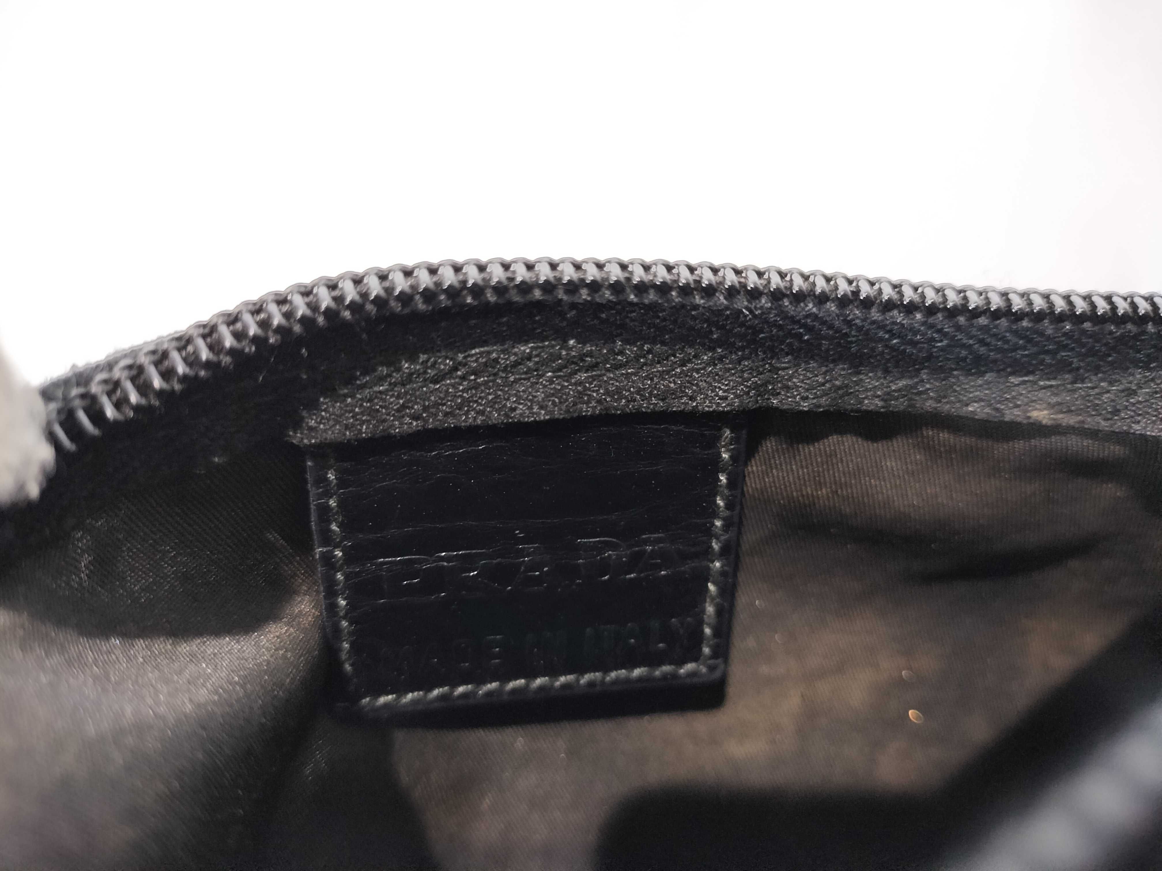 nylon pouch with triangular logo. — view 9
