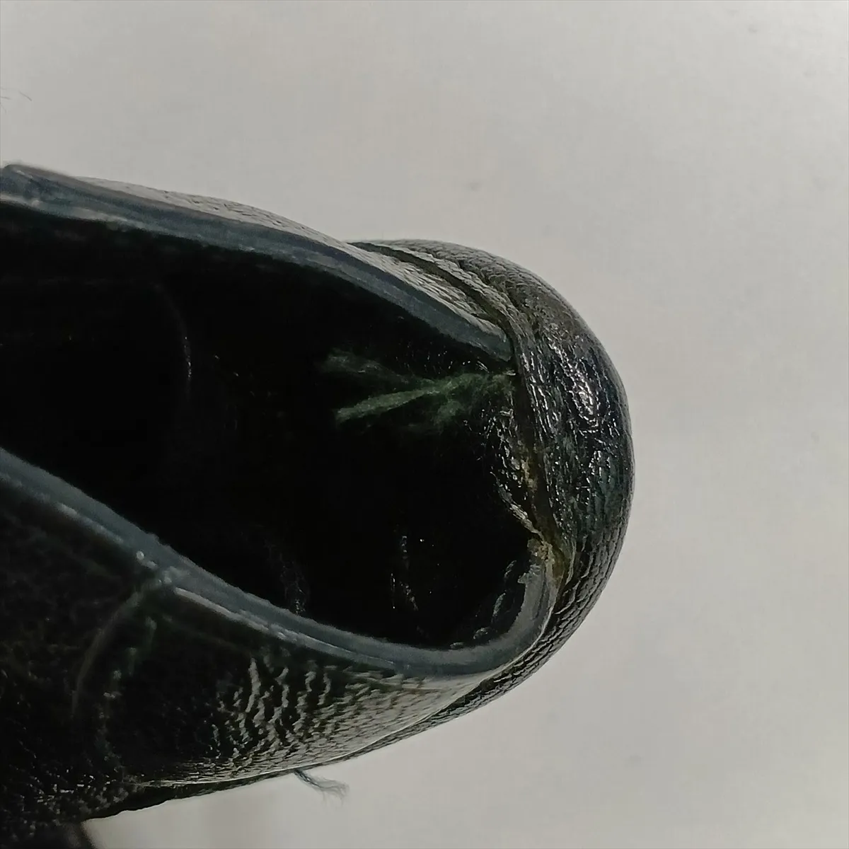 Classic Metal Edge City Leather 2-Way Handbag, Black, 390160, with Mirror — view 12