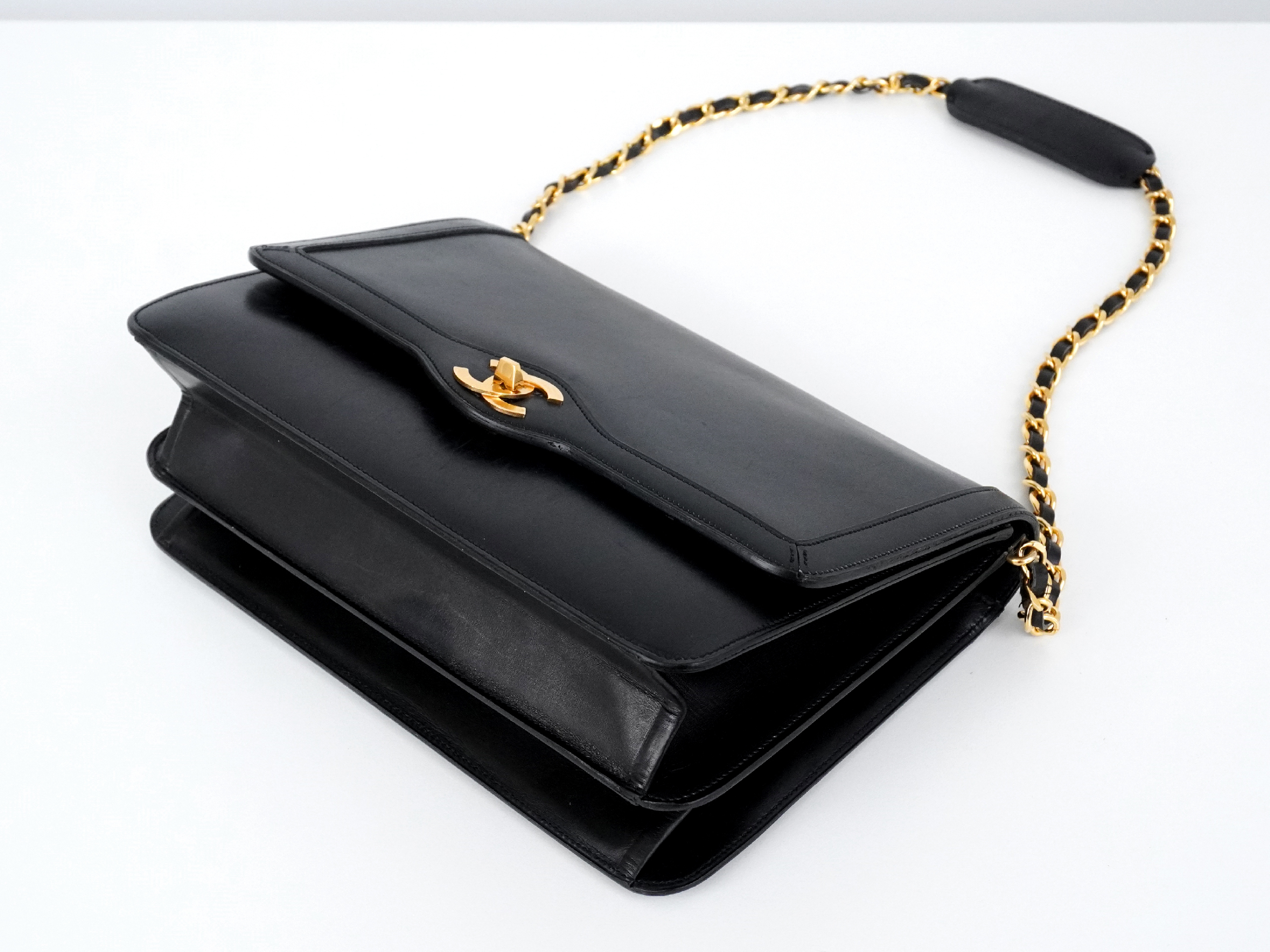 Single Flap Chain Shoulder Bag — view 14