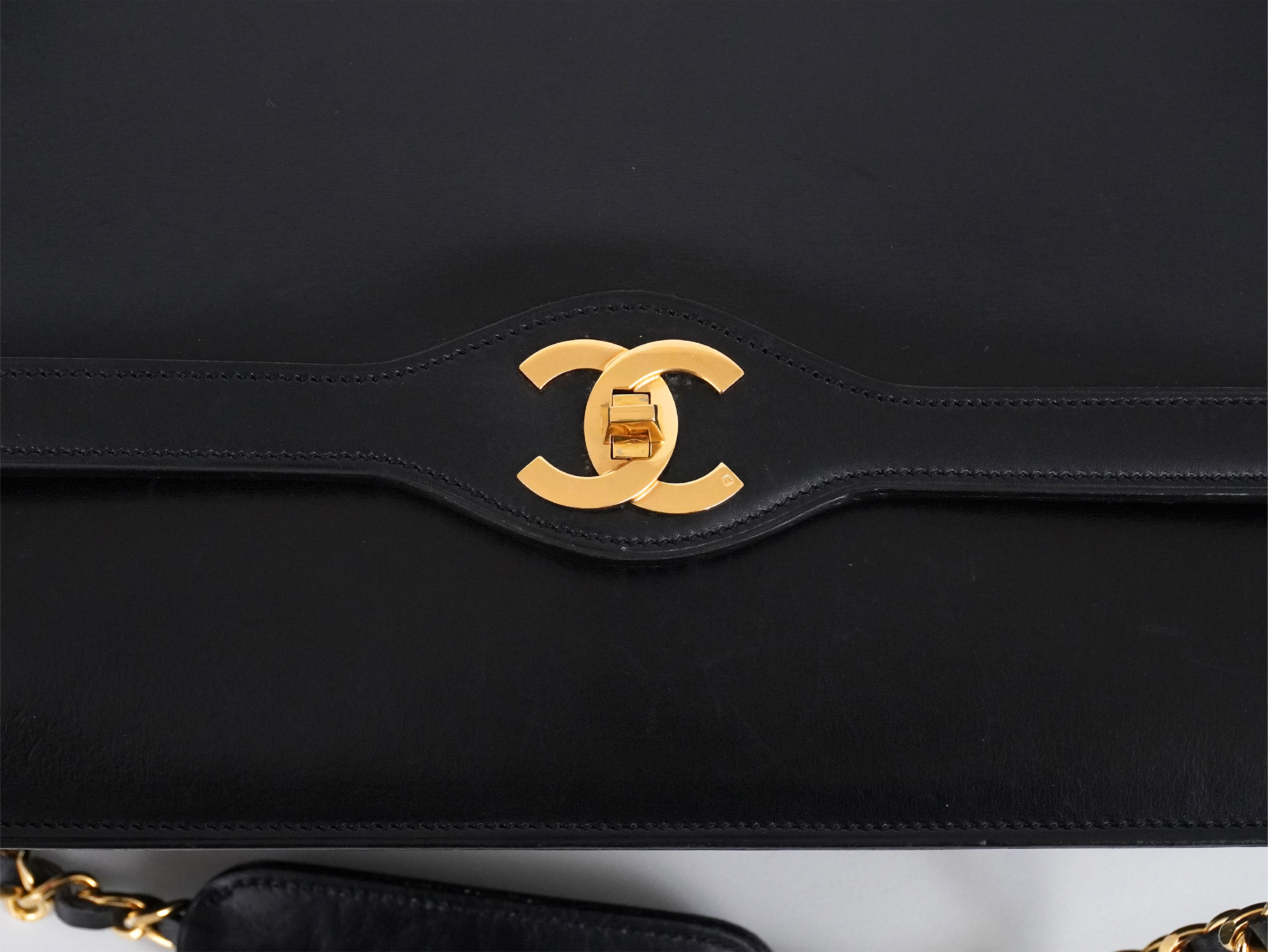 Single Flap Chain Shoulder Bag — view 3