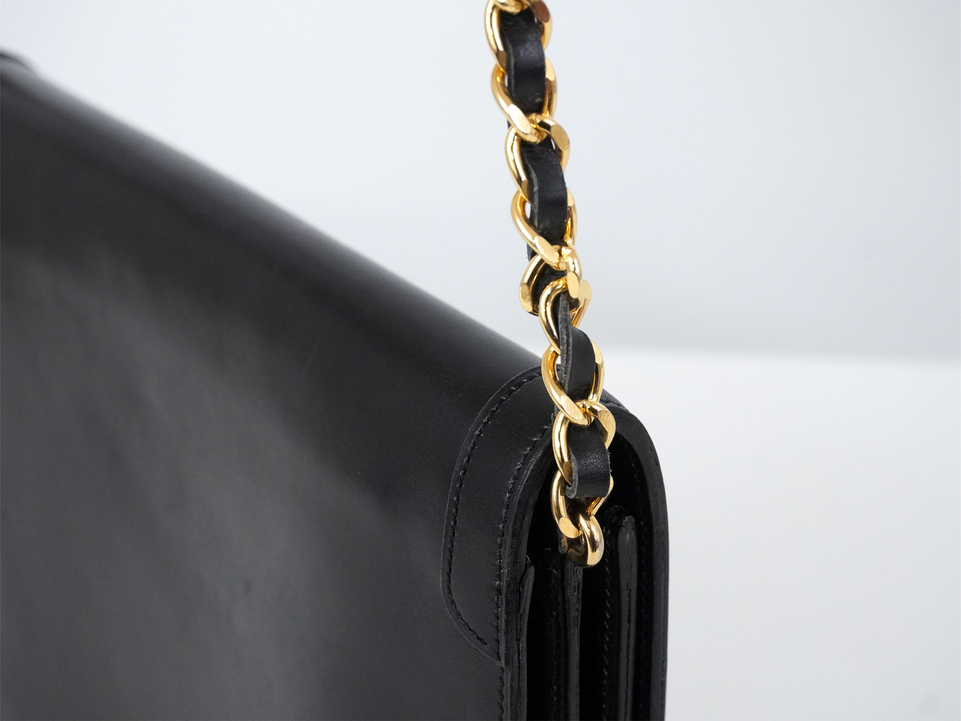 Single Flap Chain Shoulder Bag — view 10