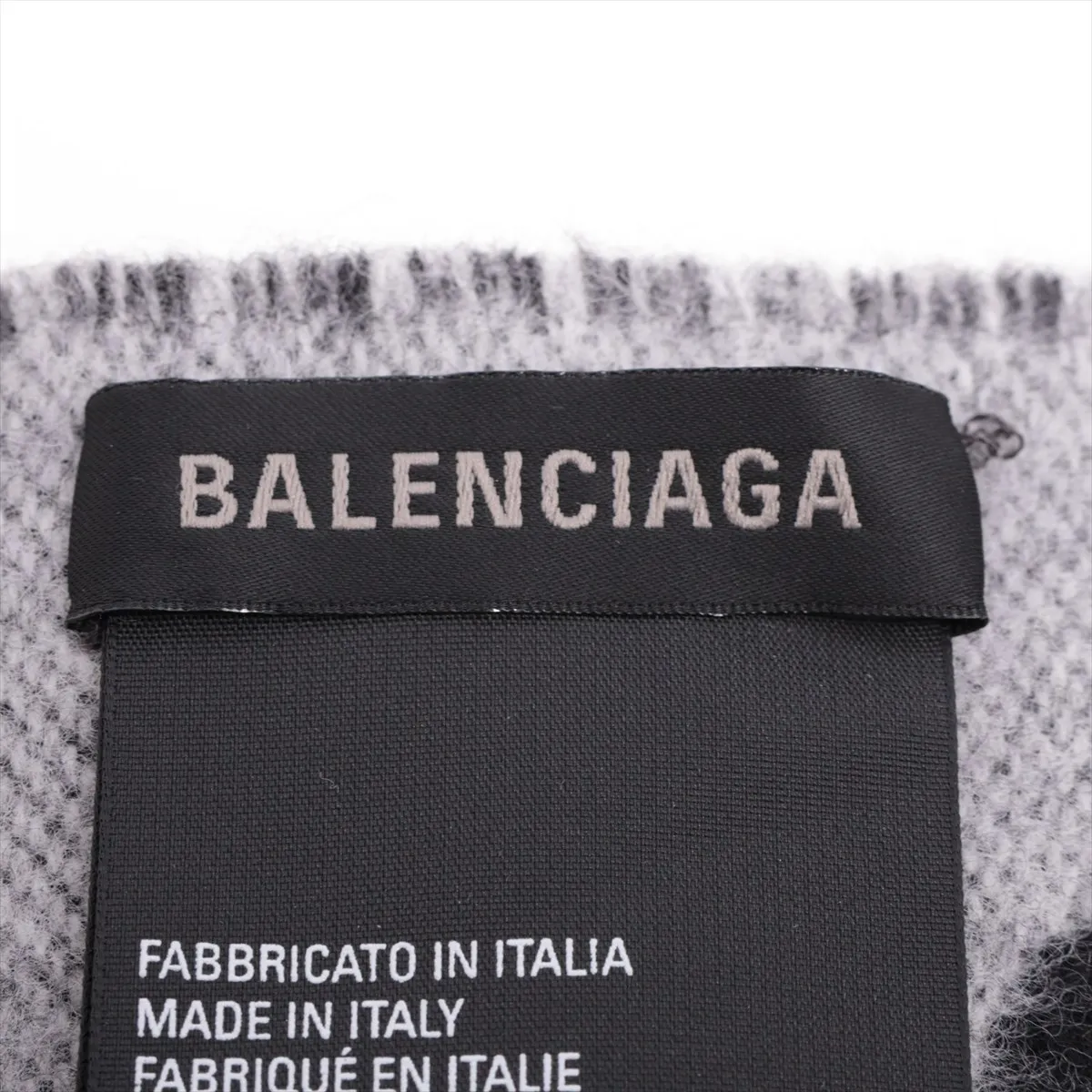 all-over wool scarf, black. — view 3