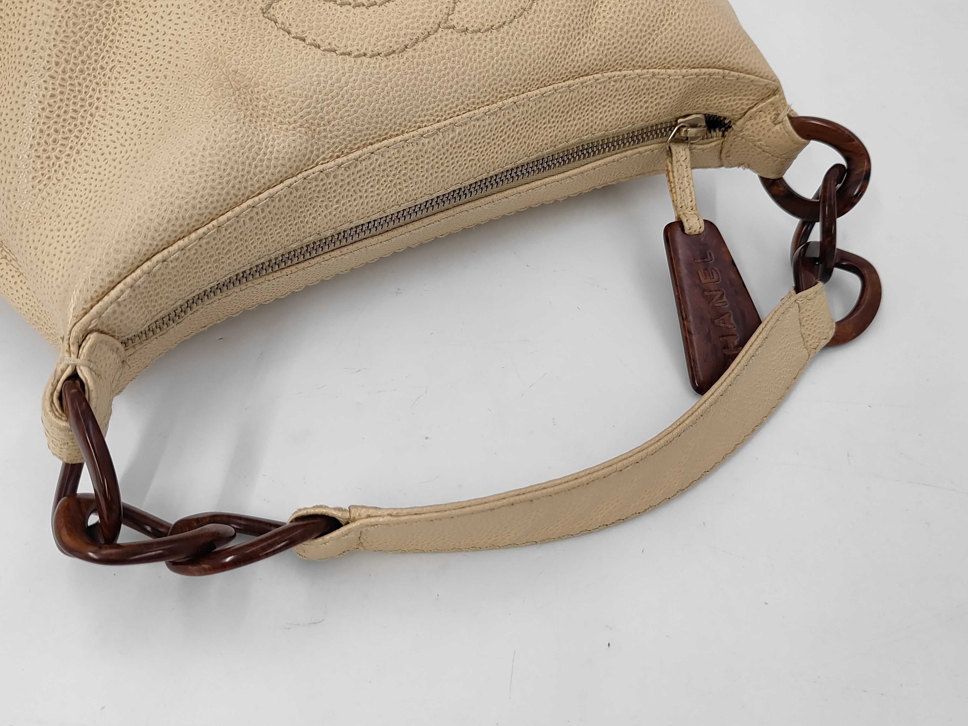 Coco Mark Caviar Skin Wood-Look Chain One-Shoulder Bag Beige Handbag — view 3
