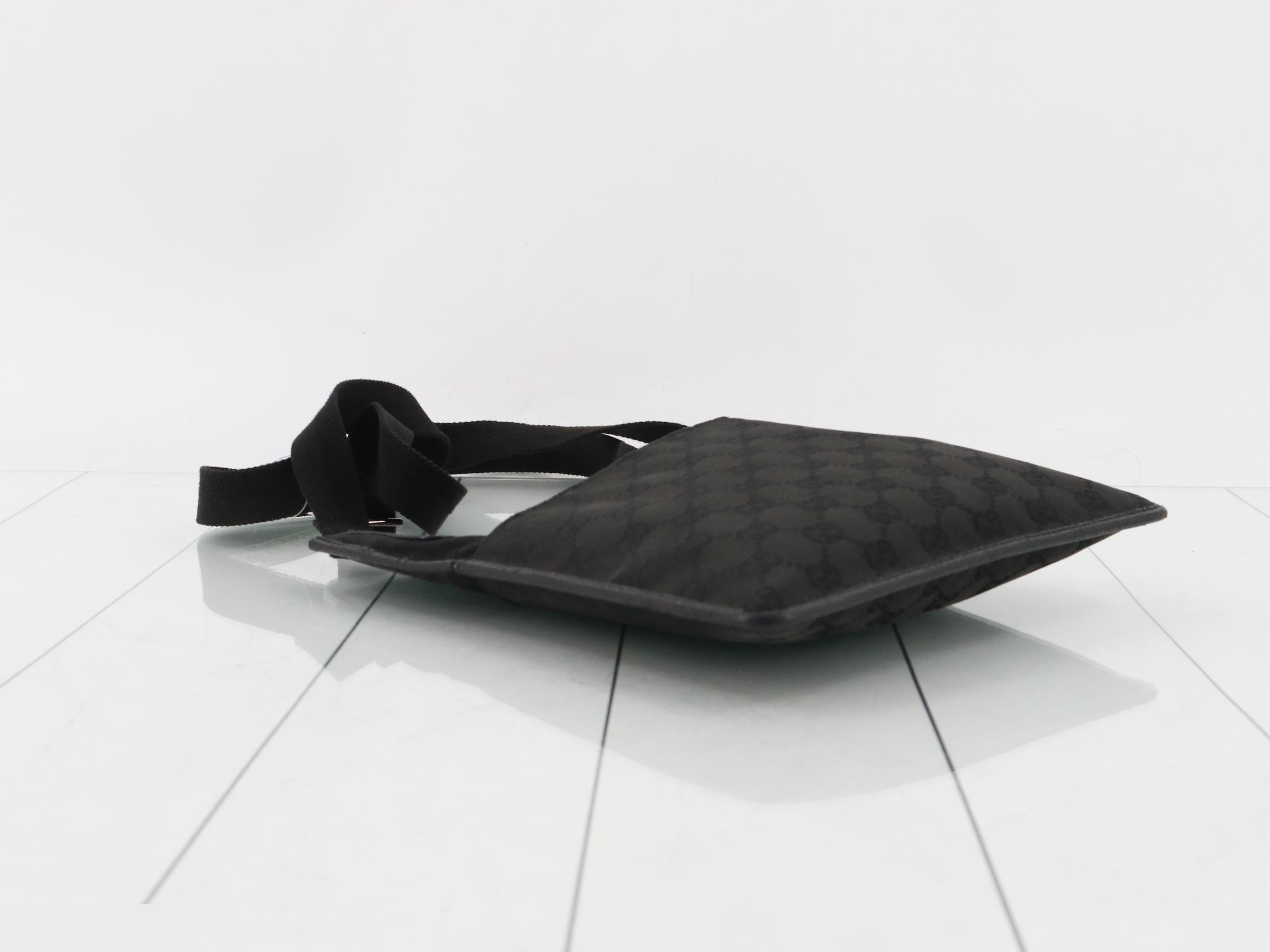 GG Canvas (Bag) - Shoulder Bag — view 5