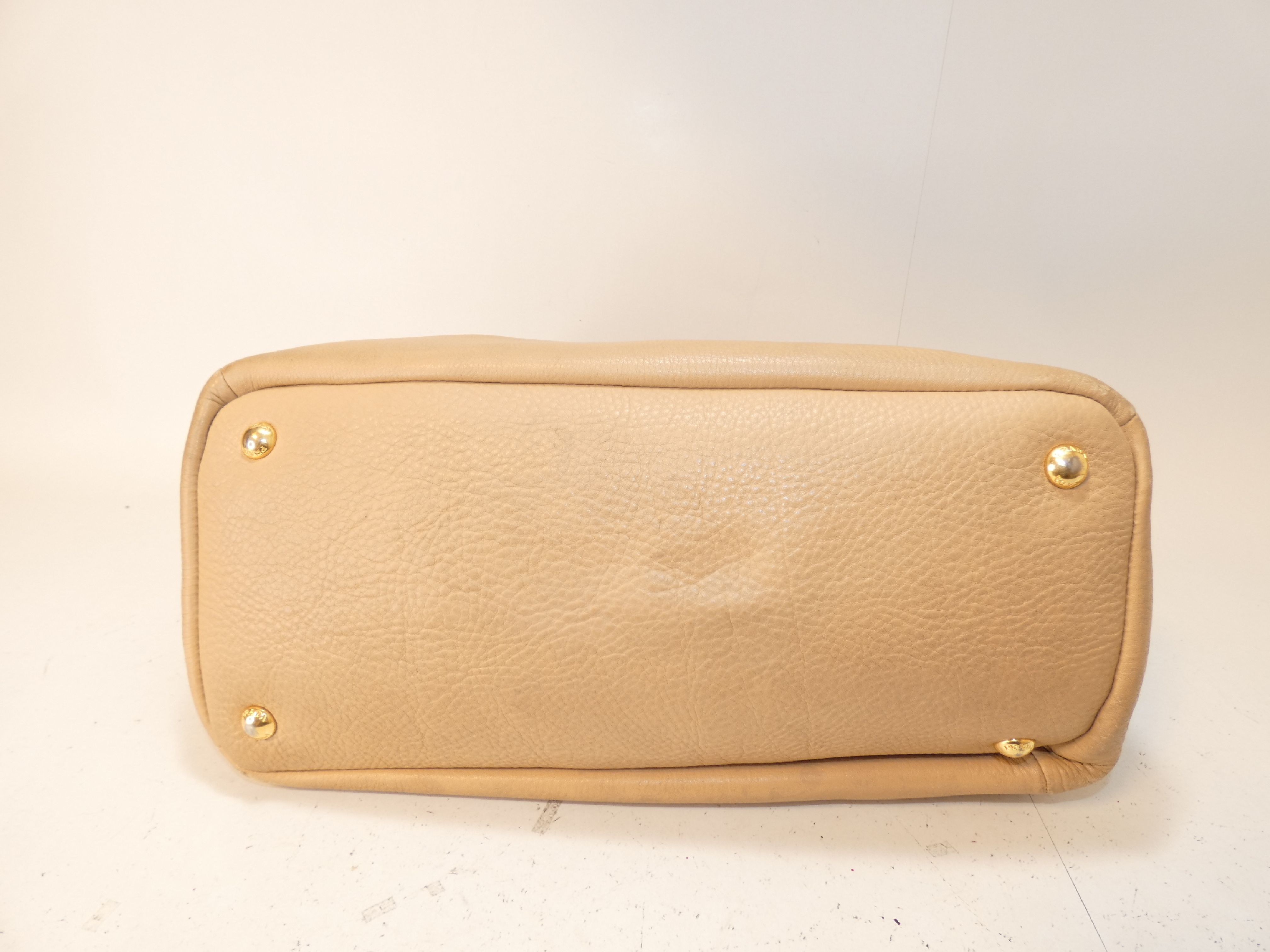 Vitello Beige One-Hand One-Shoulder Shoulder Bag — view 5
