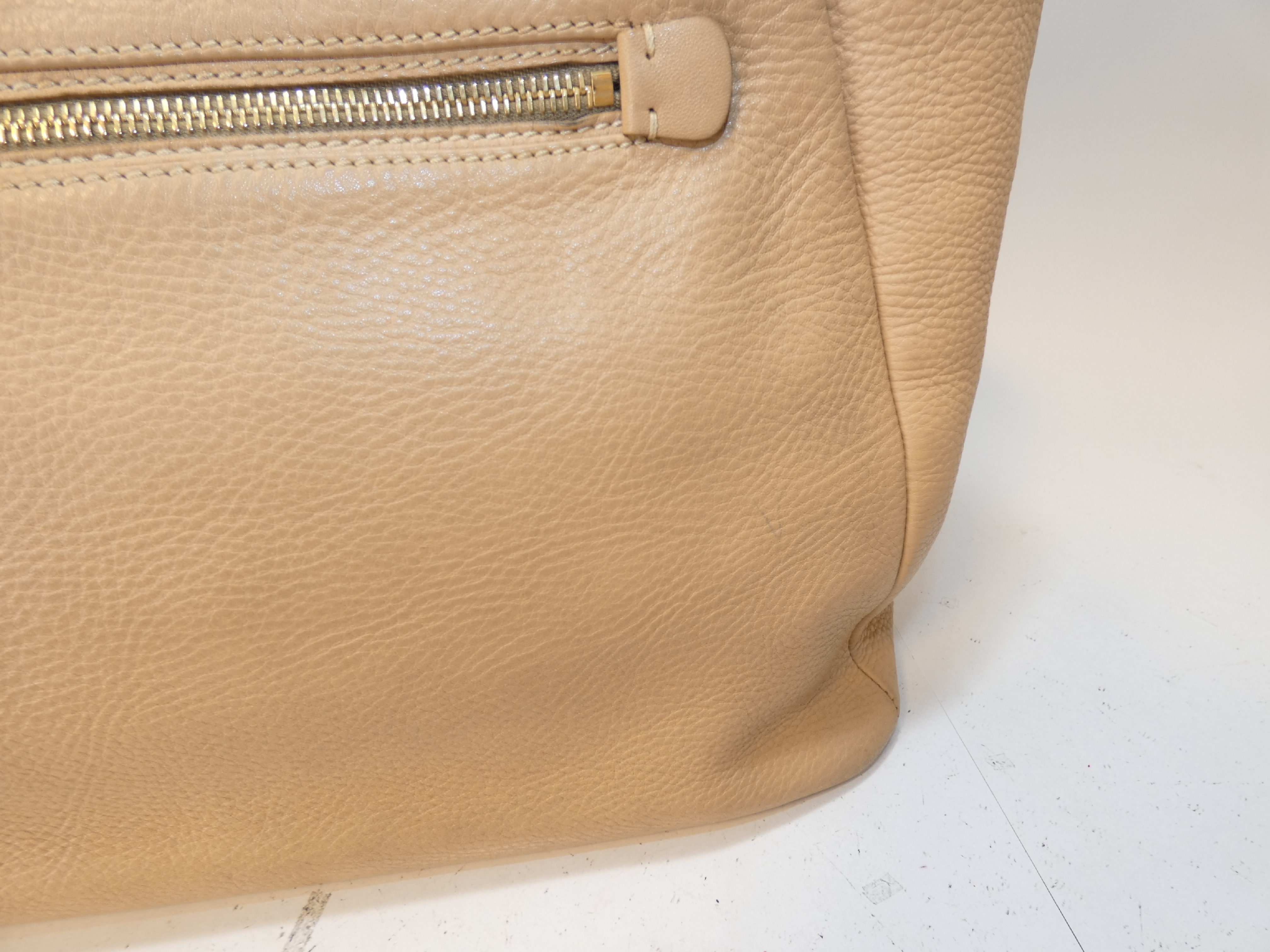 Vitello Beige One-Hand One-Shoulder Shoulder Bag — view 8