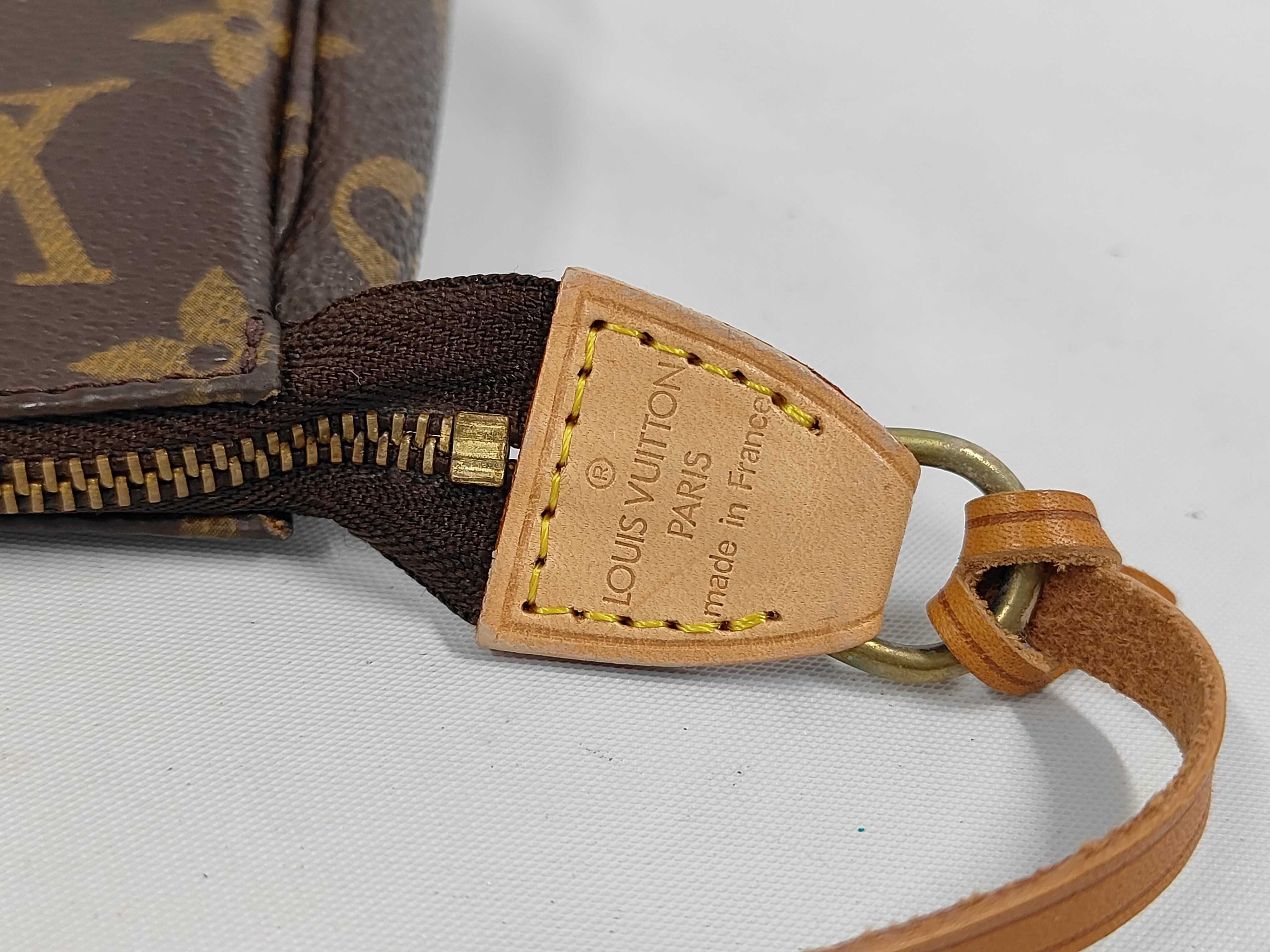 Monogram Accessoires AR0999 Handbag — view 6